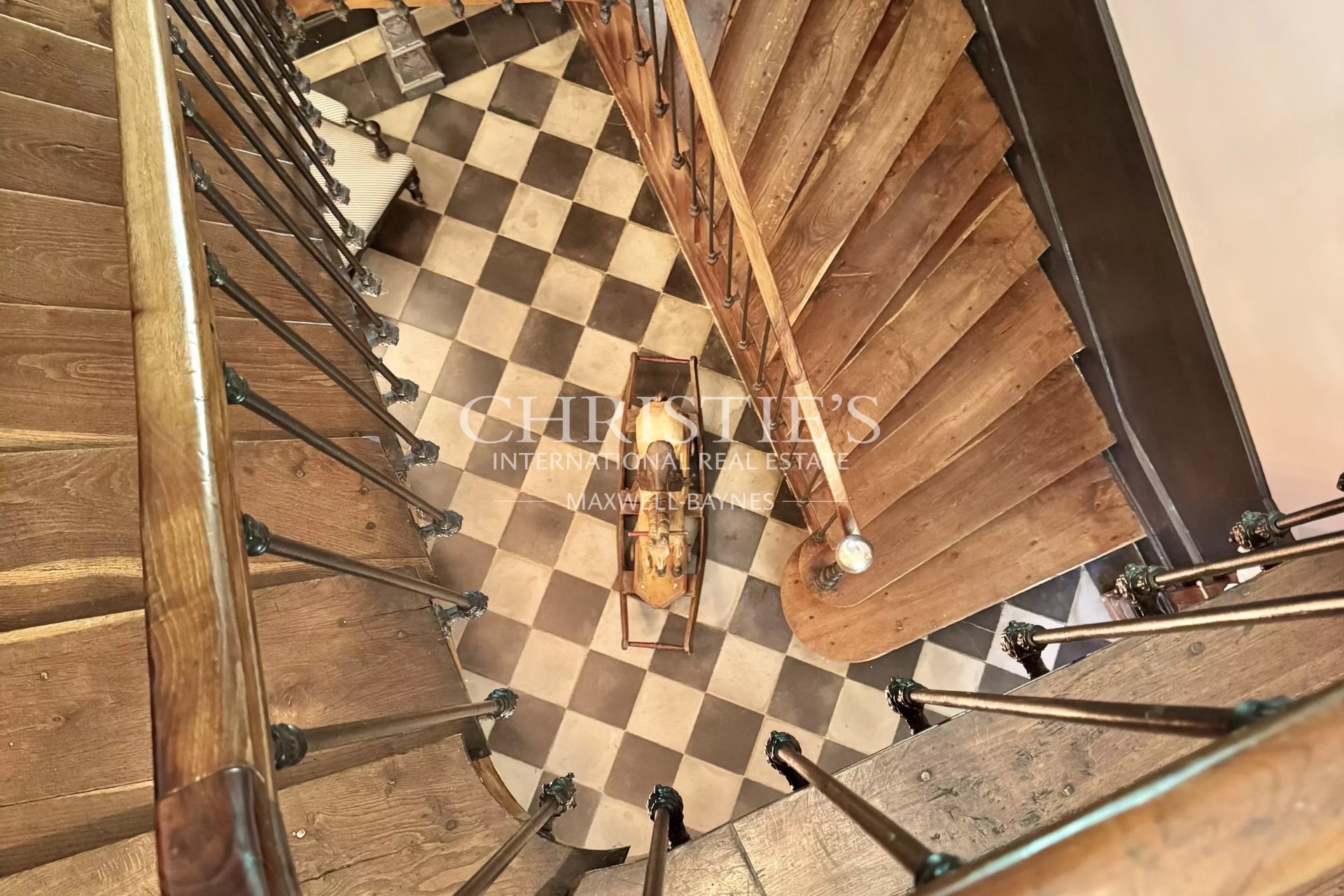 6 Bedroom Villa/Townhouse's Image 33