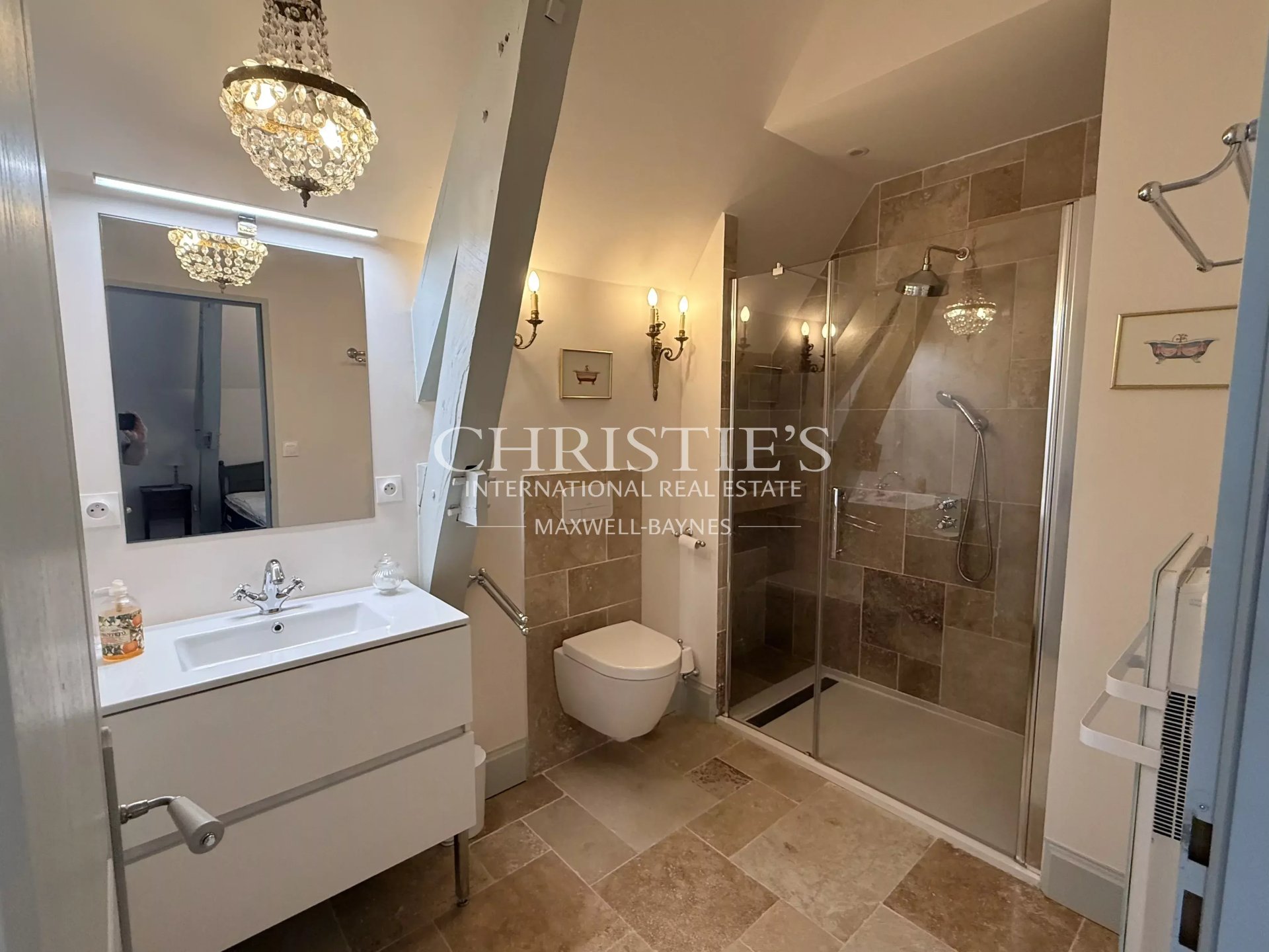 10 Bedroom Villa/Townhouse's Image 14