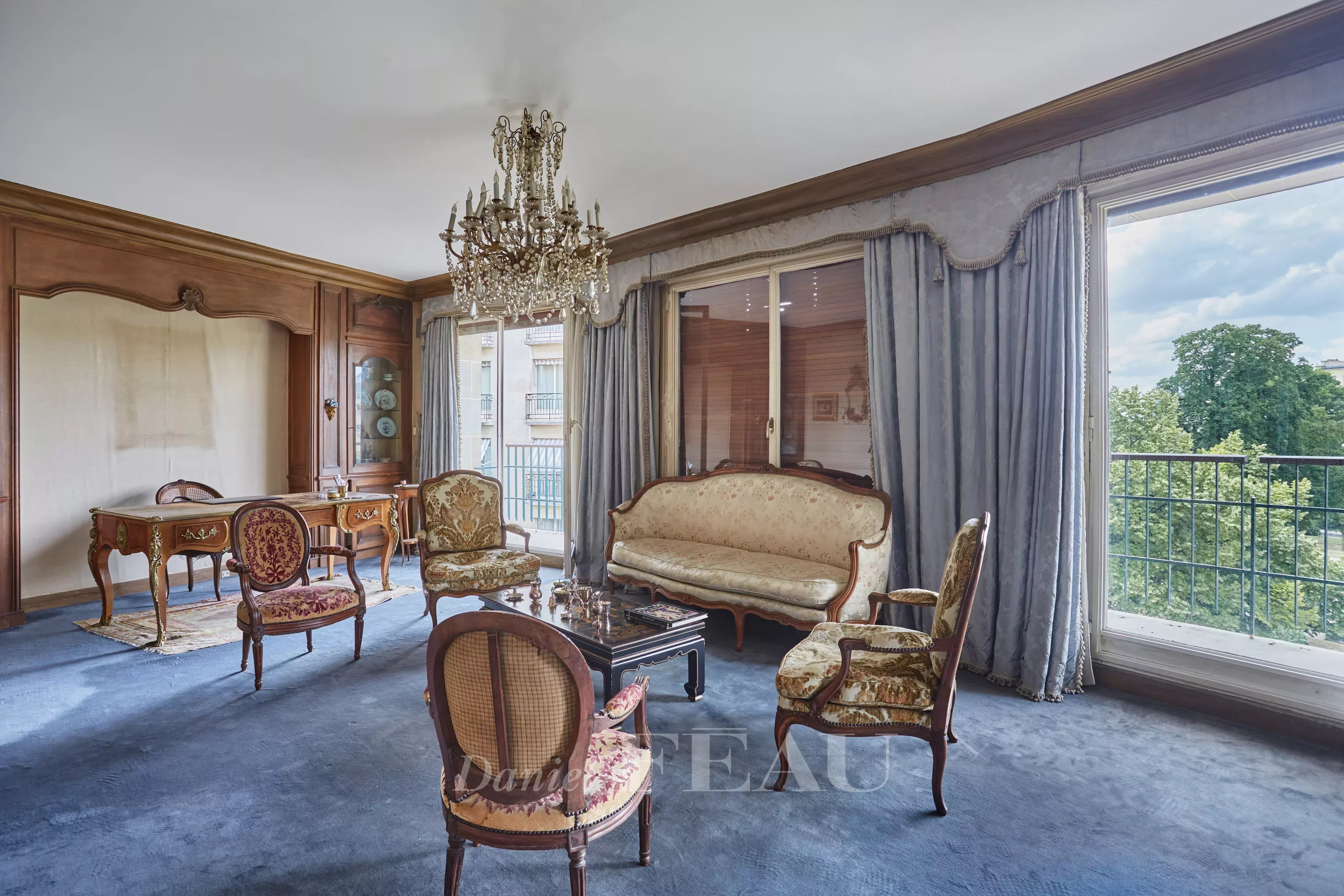 Sale Apartment Paris 16th