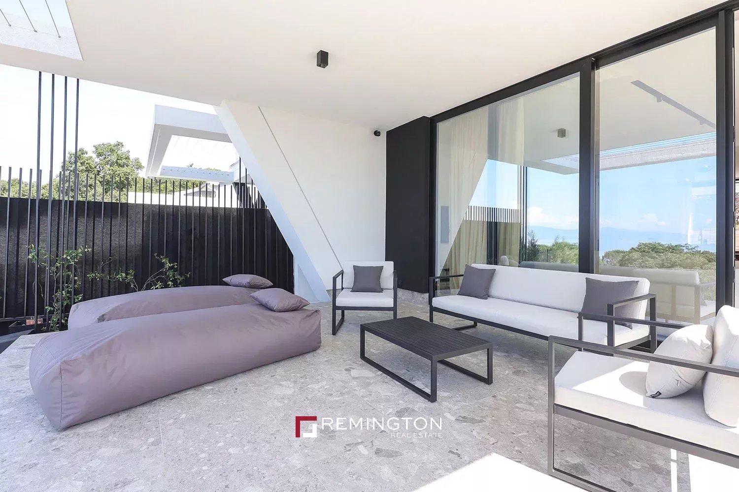 4 Bedroom Villa/Townhouse's Image 17