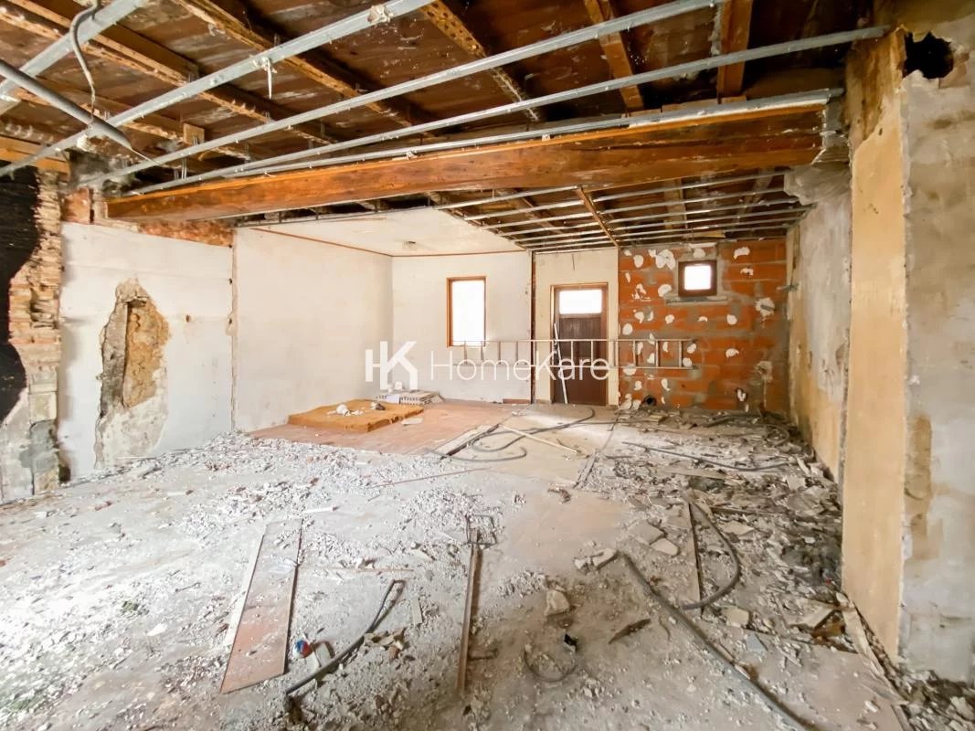 EN EXCLUSIVITE! IMMEUBLE DE DEUX APPARTEMENTS A RENOVER