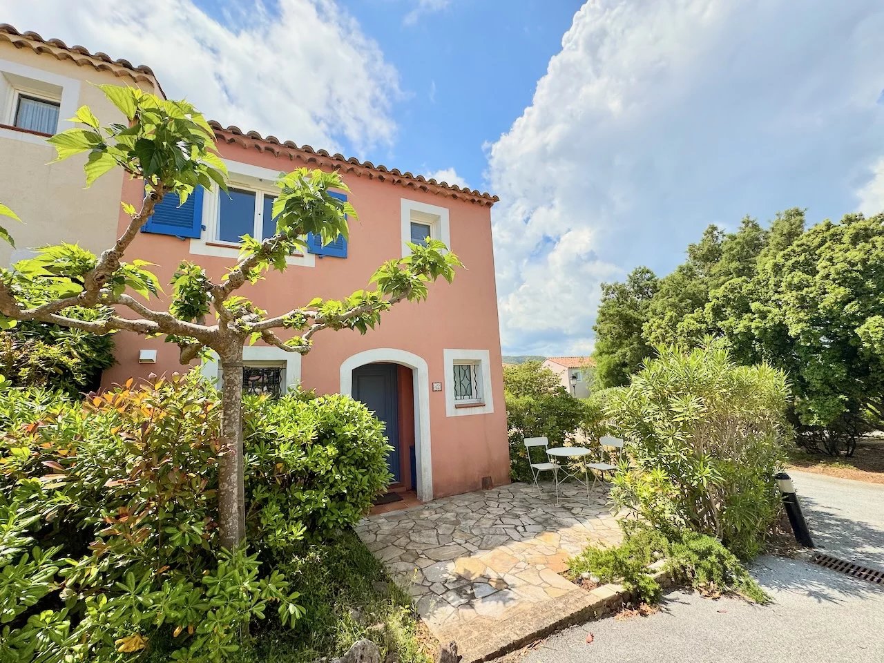 Roquebrune/s Argens, Villa (T4) dans domaine résidentiel avec piscine et tennis