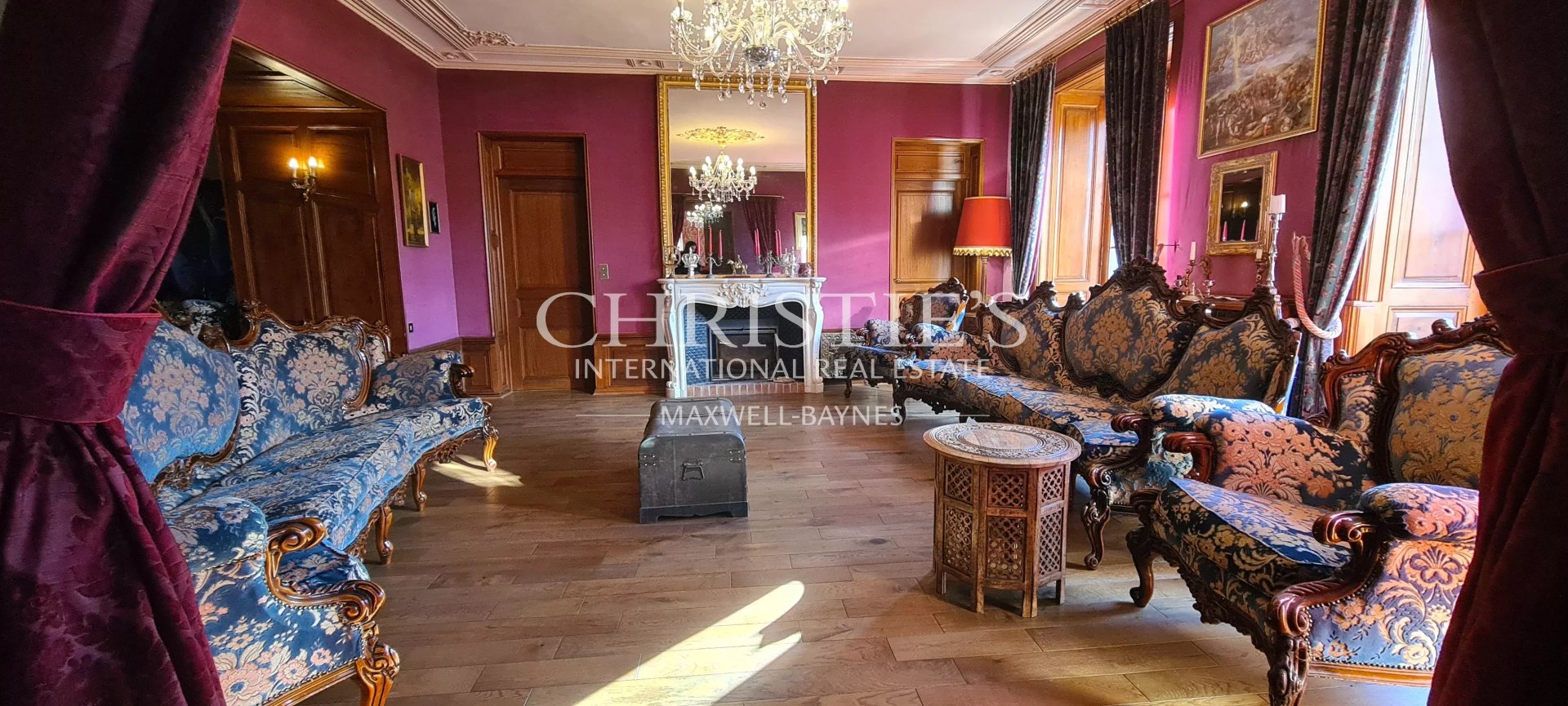 10 Bedroom Chateau's Image 29