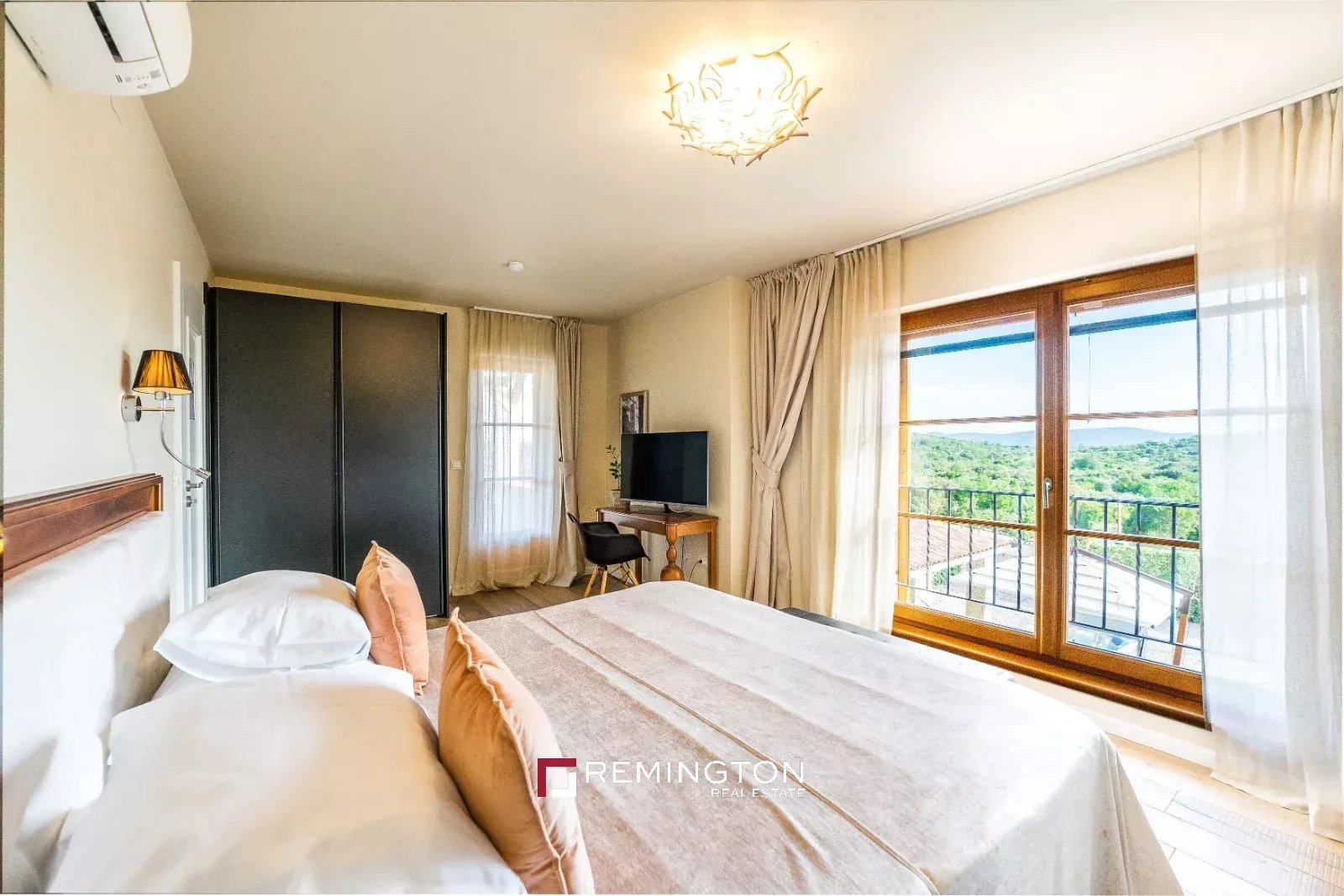4 Bedroom Villa/Townhouse's Image 24