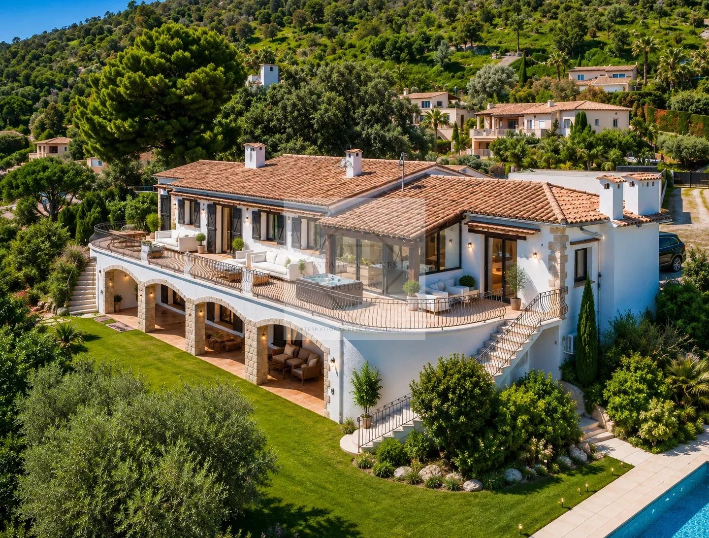VUE MER PANORAMIQUE – UNE OPPORTUNITÉ RARE AUX PORTES DE CANNES — photo 9