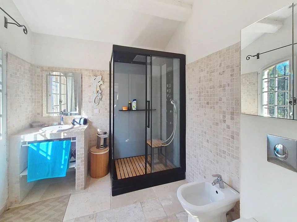 BEAUTIFUL STONE PROPERTY WITH  POOL