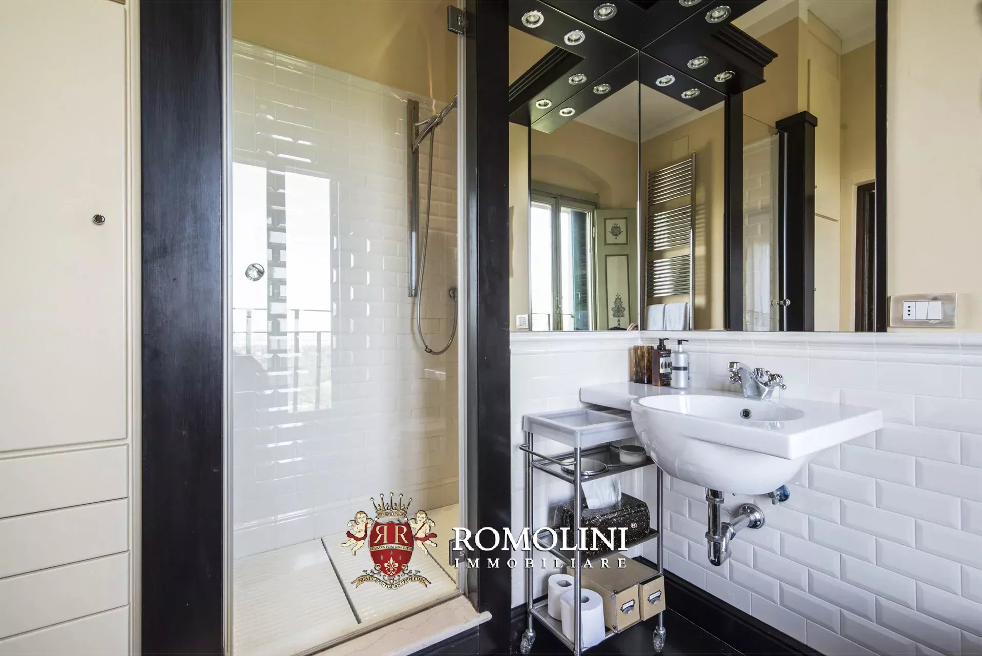 8 Bedroom Villa/Townhouse's Image 45