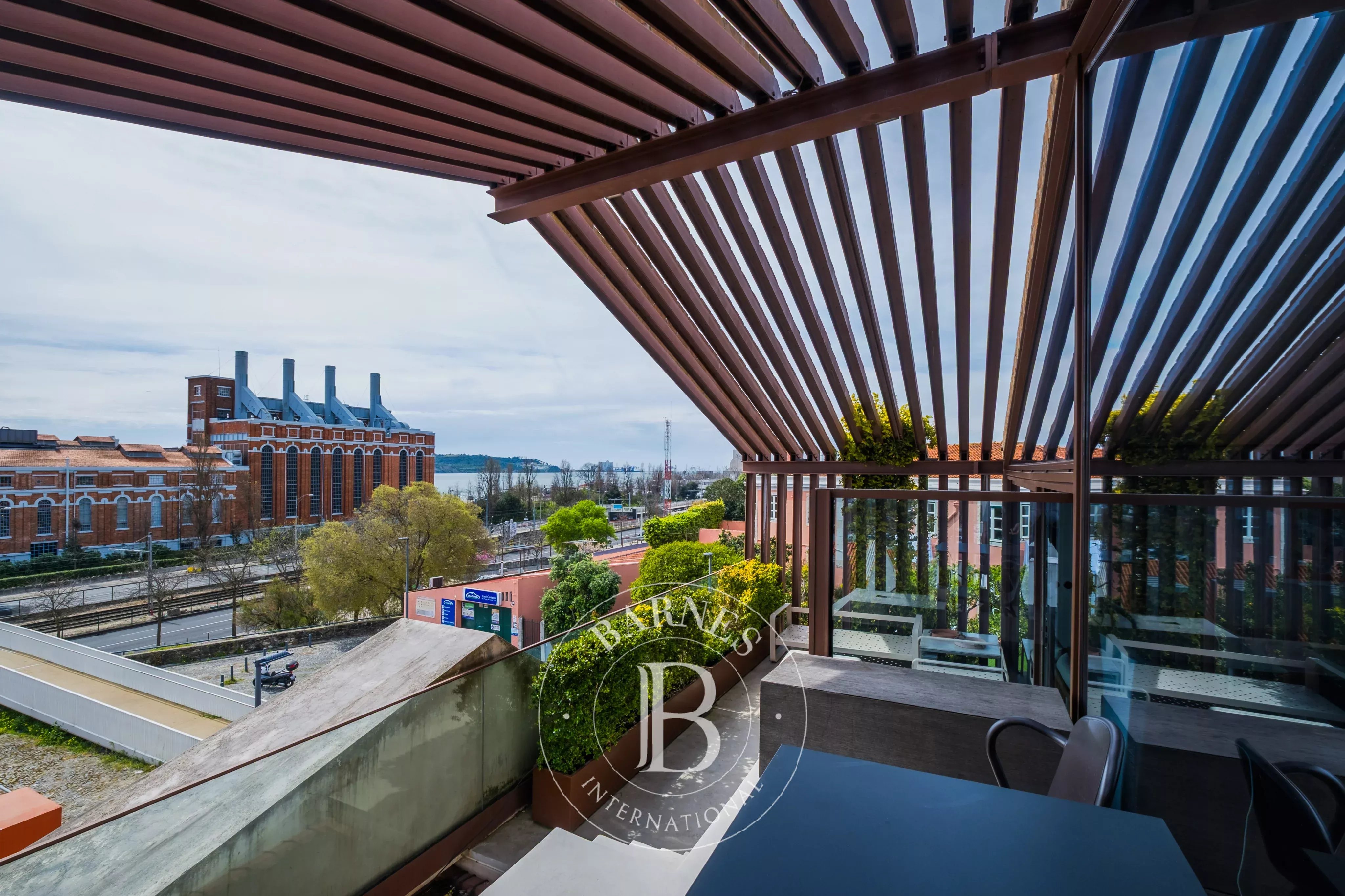 Maison contemporaine avec vue sur le fleuve