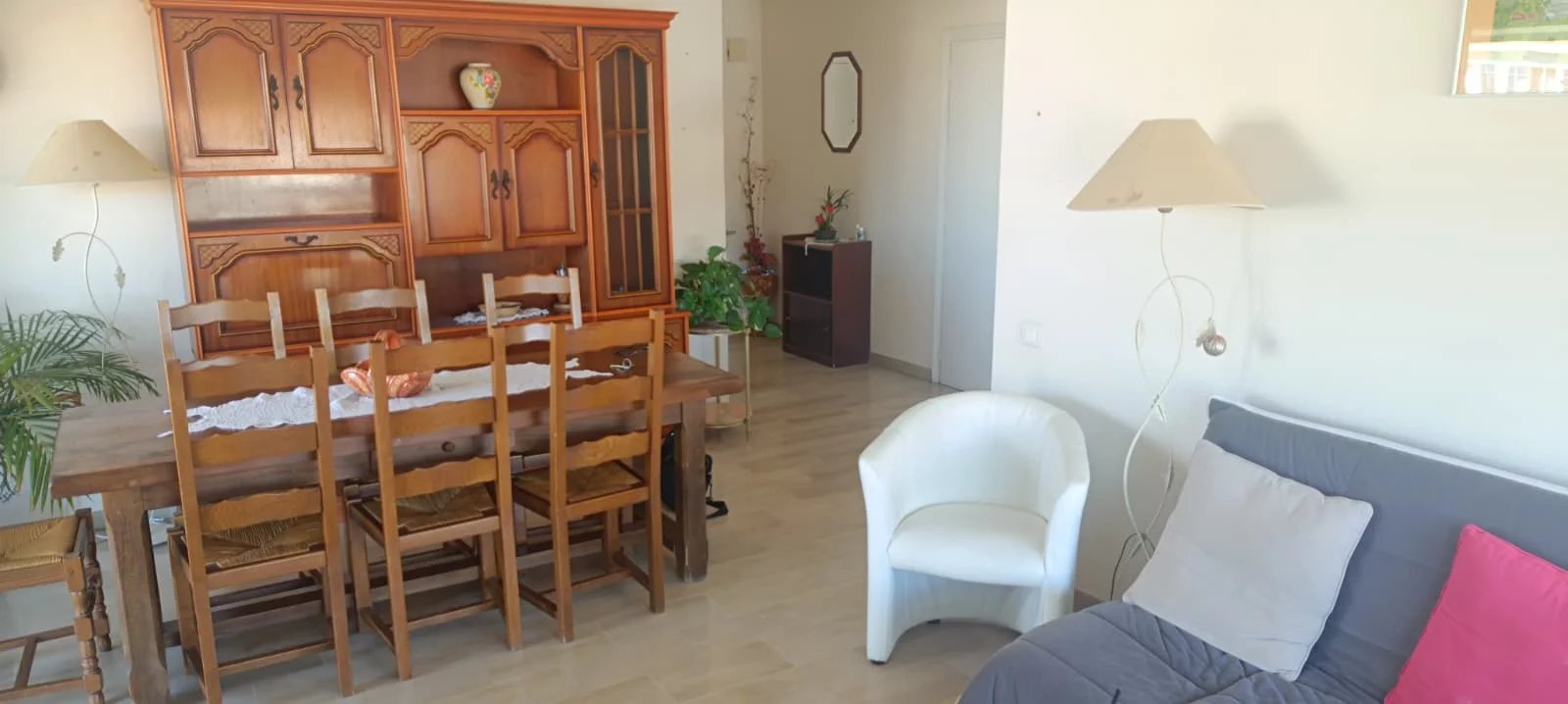 Agréable deux pièces, dernier étage,  à 2 pas de la mer