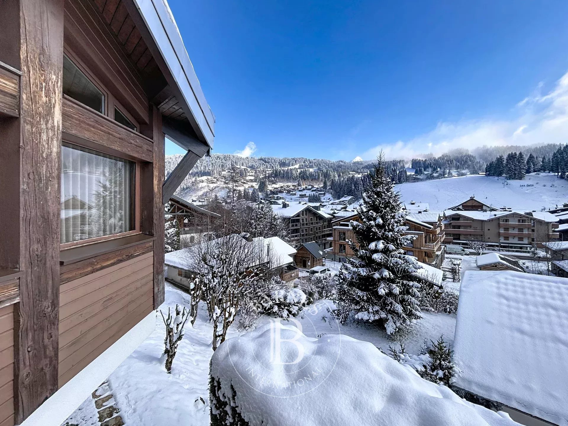 Photo of Les Gets - Unique chalet of 167 sqm with panoramic views in the village center – 4 bedrooms