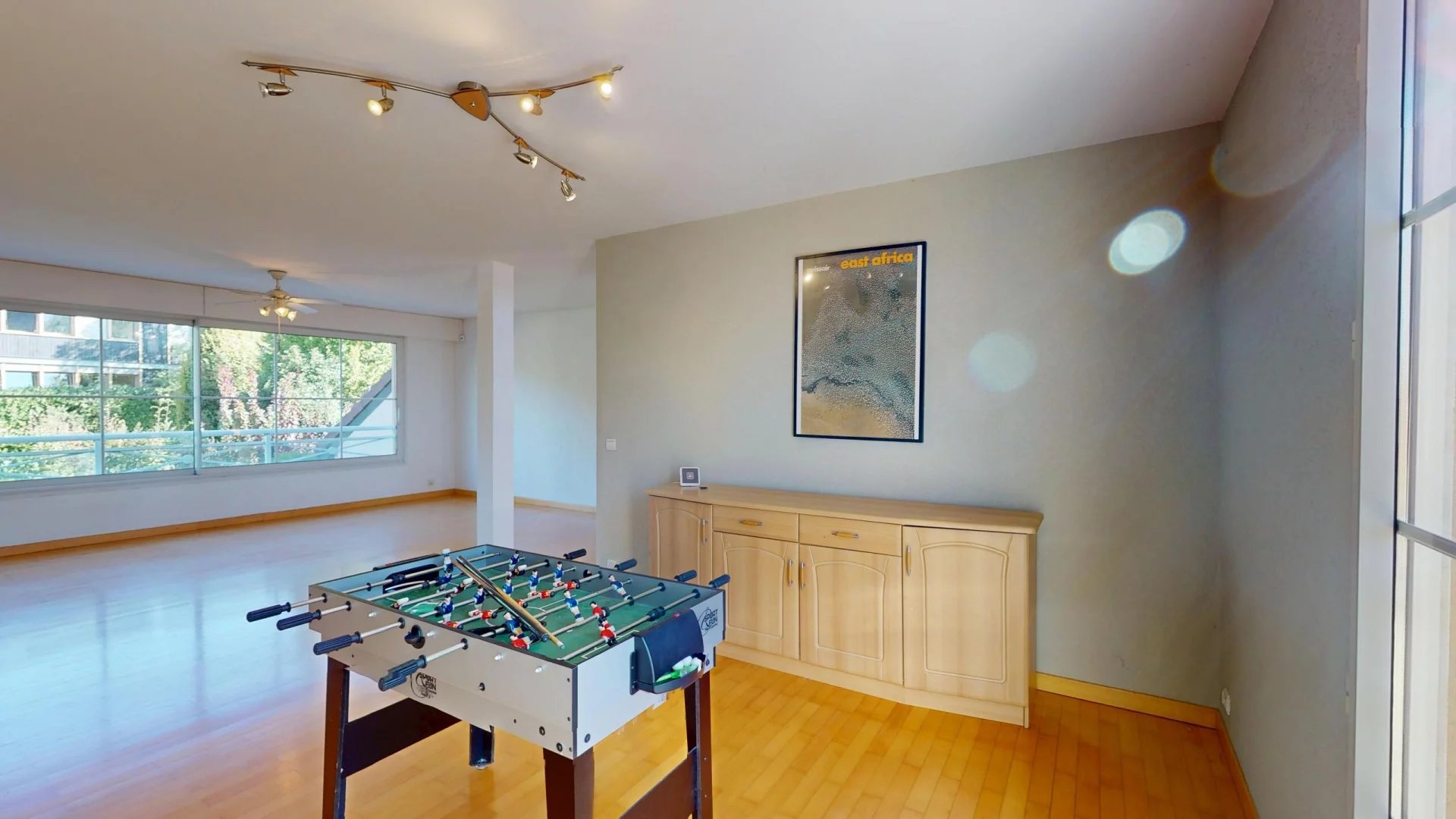 Villa 3 chambres, 3 SdB, jardin, dans résidence piscine - prox. Genève