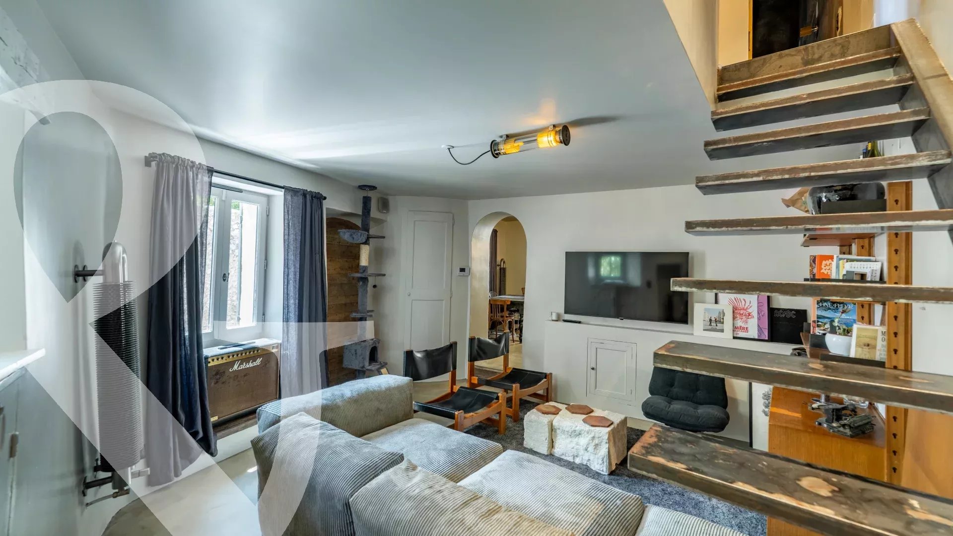 MAISON DE VILLAGE EN PIERRE