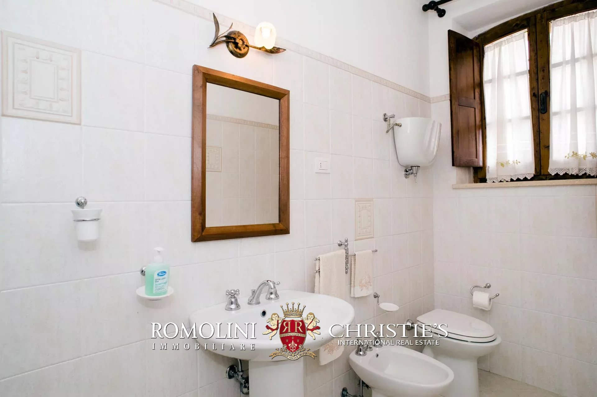 9 Bedroom Villa/Townhouse's Image 52