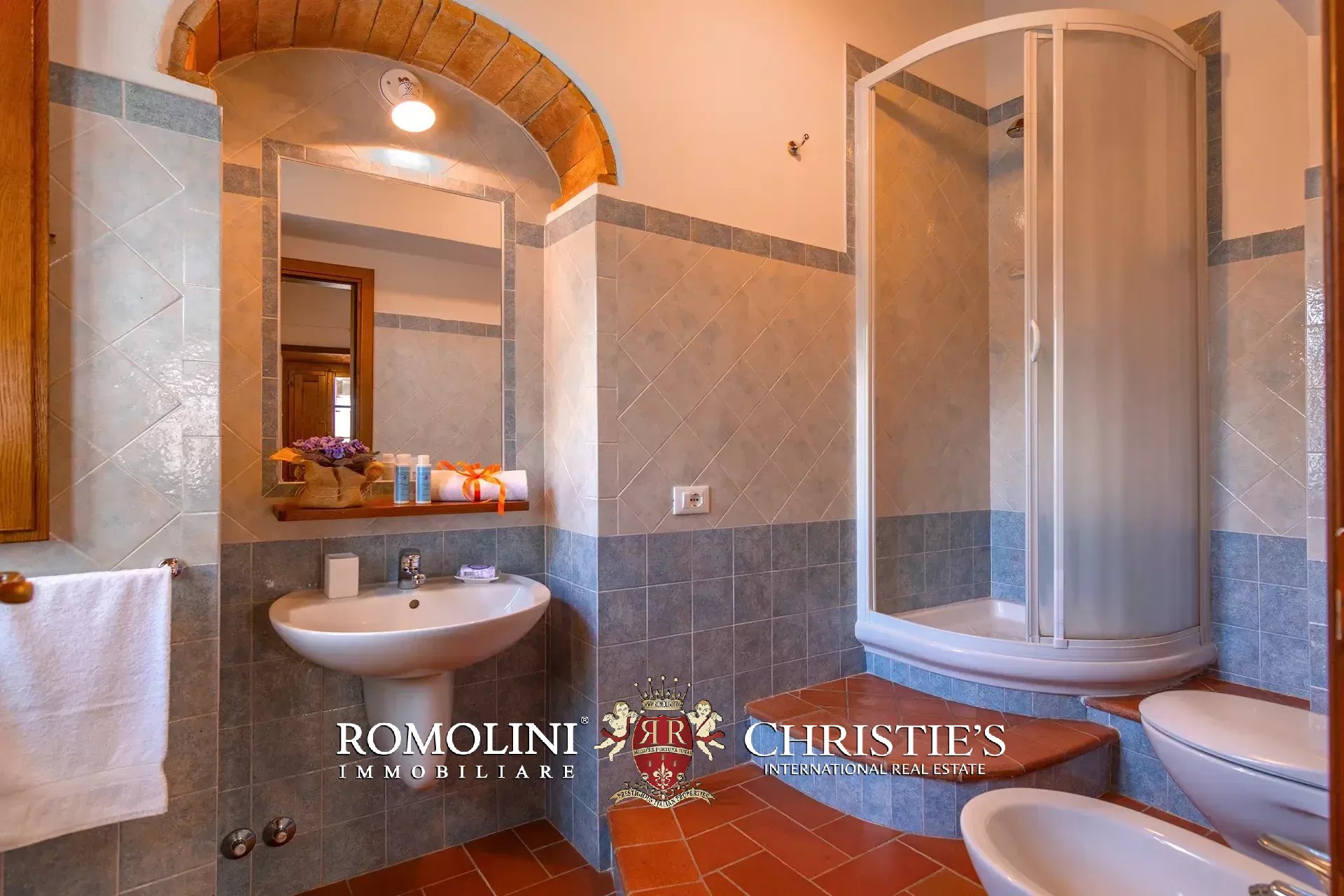 8 Bedroom Villa/Townhouse's Image 70