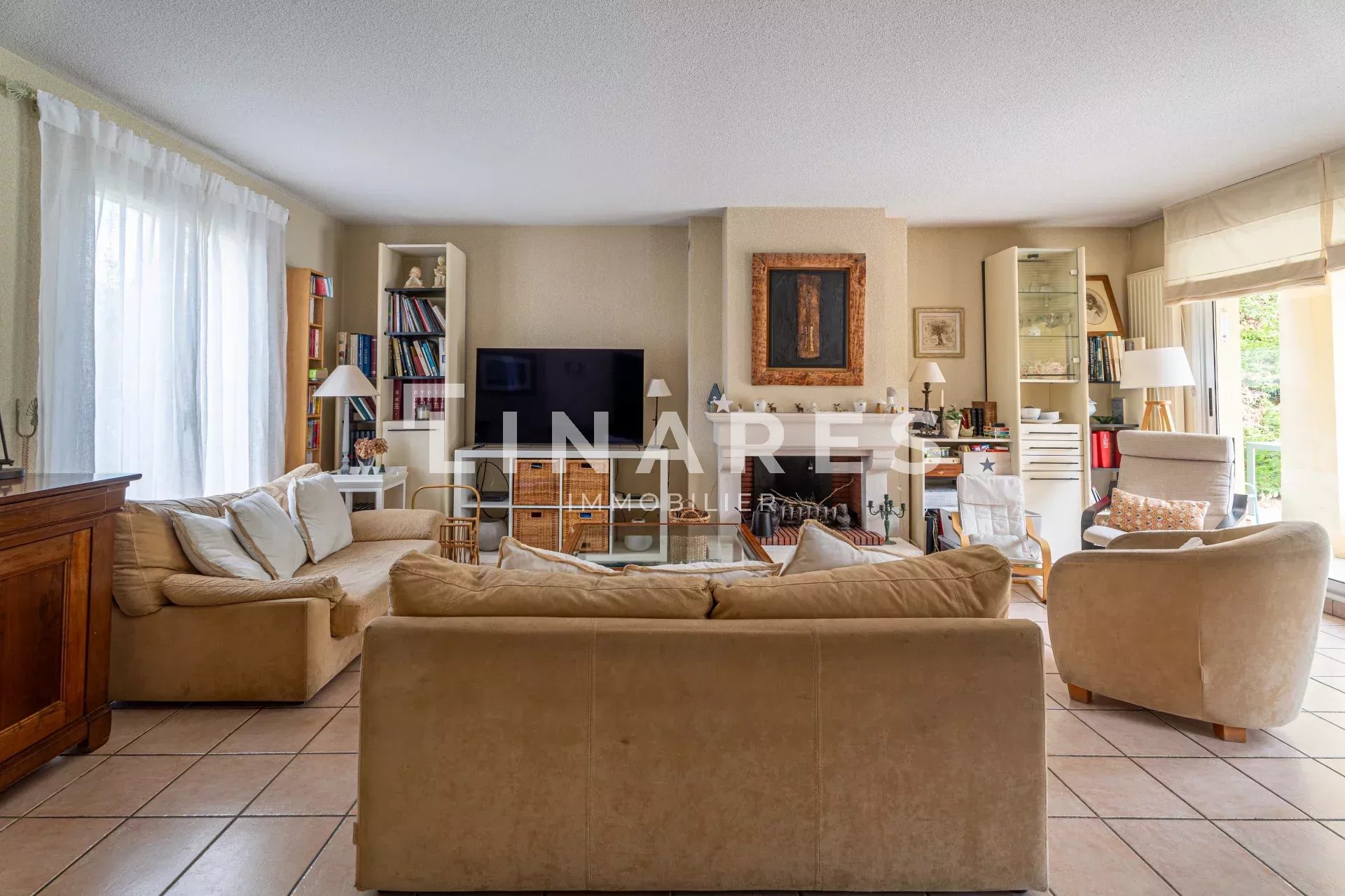 LA CHARMANTE DISCRETE :  Maison T5 de 122m² + Piscine + Garage - 13009