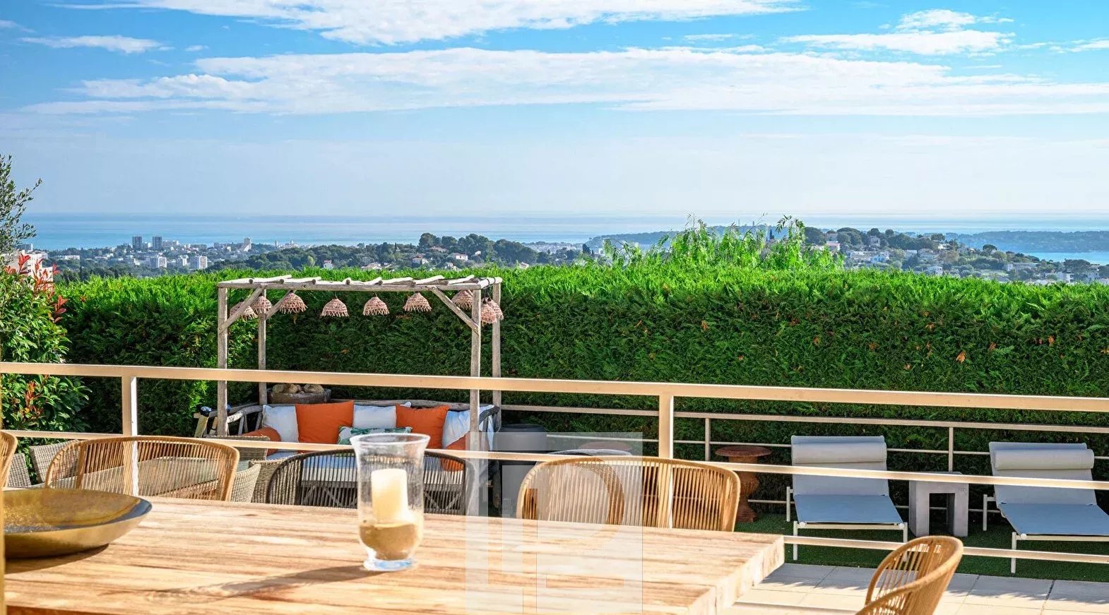 HEIGHTS OF GOLFE JUAN - SEA VIEW