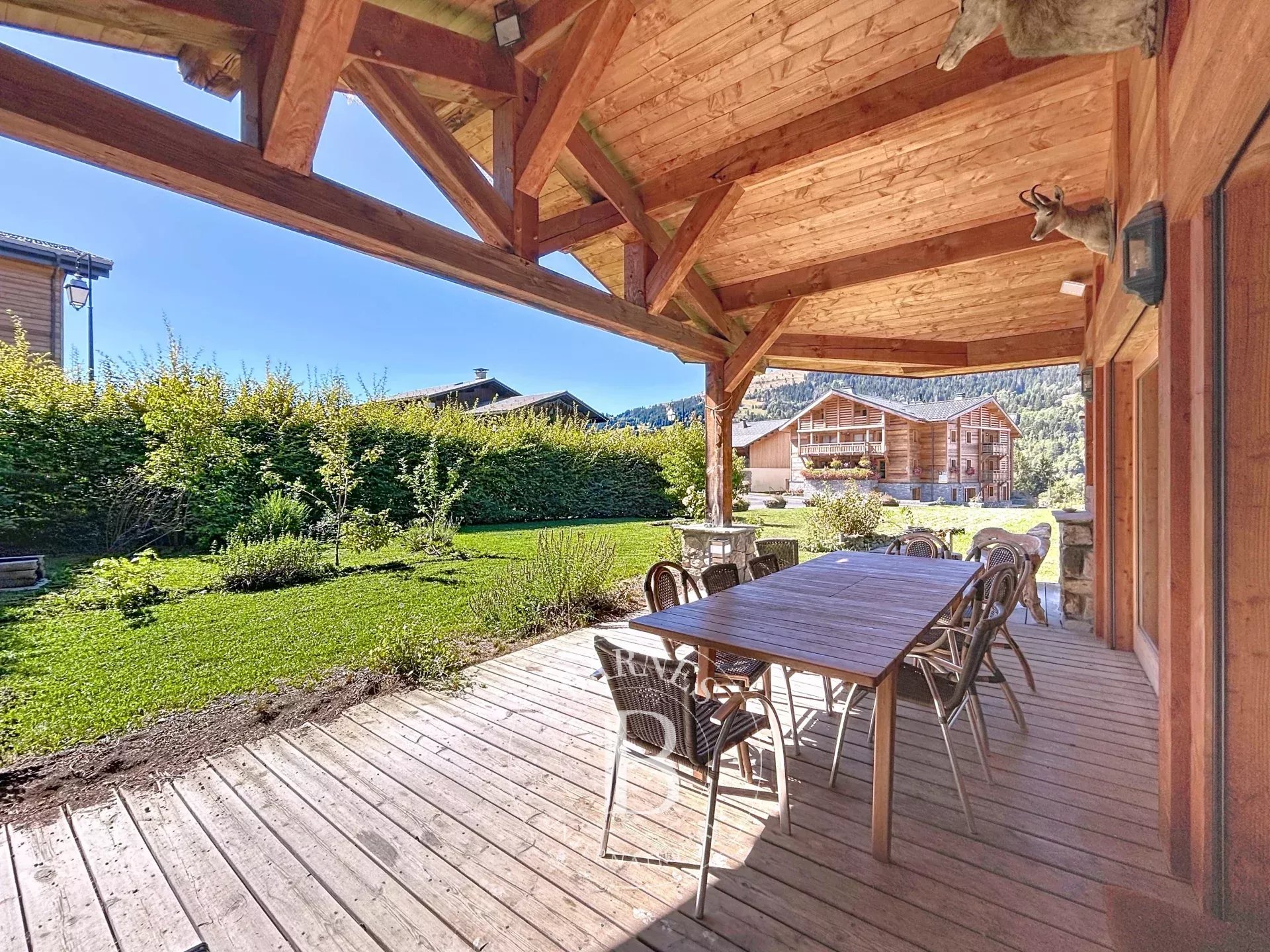 Photo of Les Gets – Ski-in/Ski-out property with 3 units