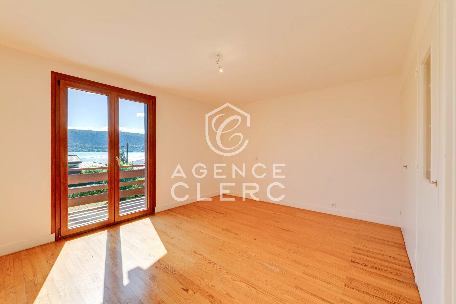 4 Bedroom Villa/Townhouse's Image 8