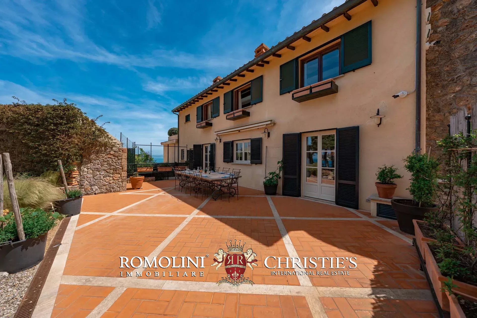 11 Bedroom Villa/Townhouse's Image 3