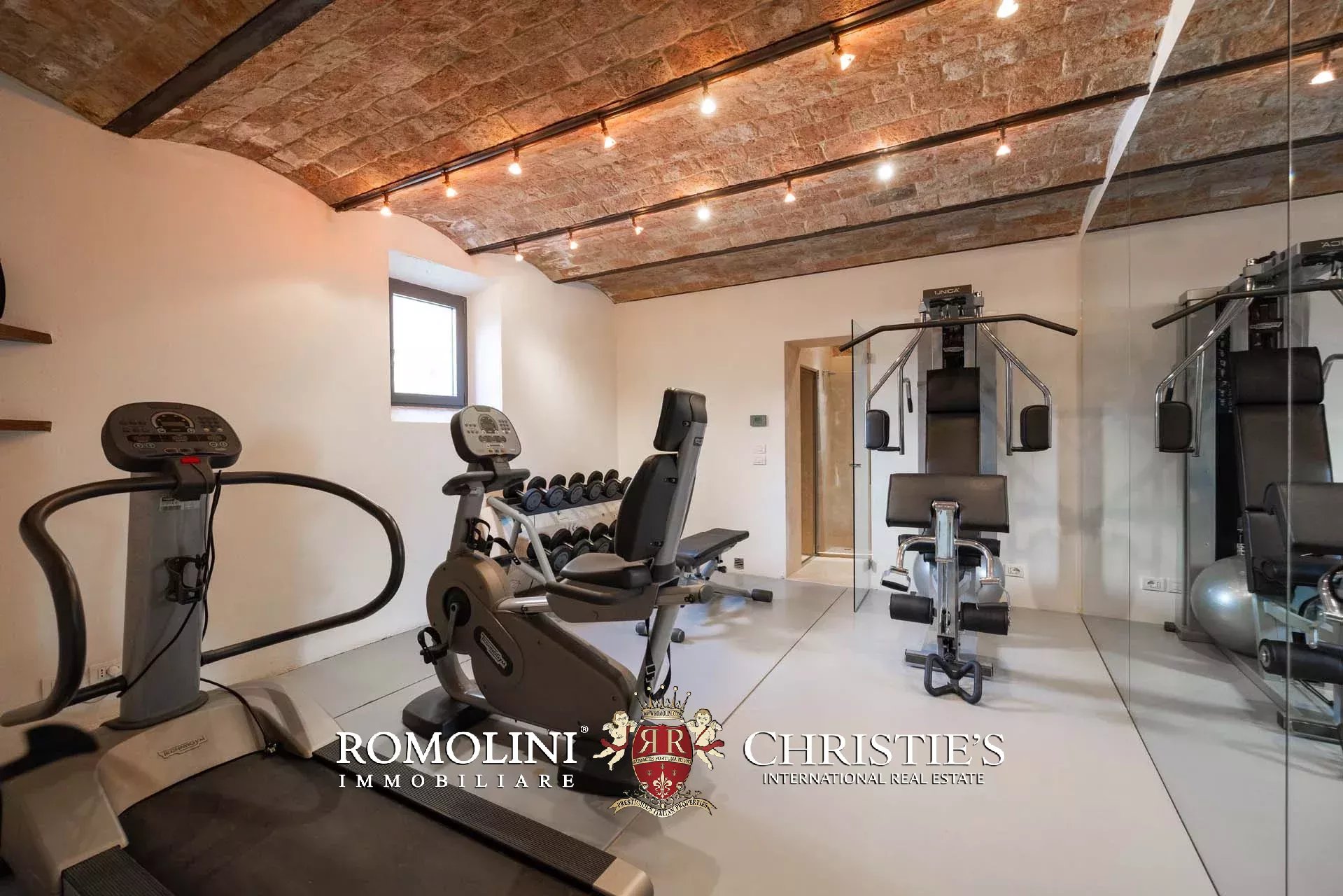 7 Bedroom Villa/Townhouse's Image 66