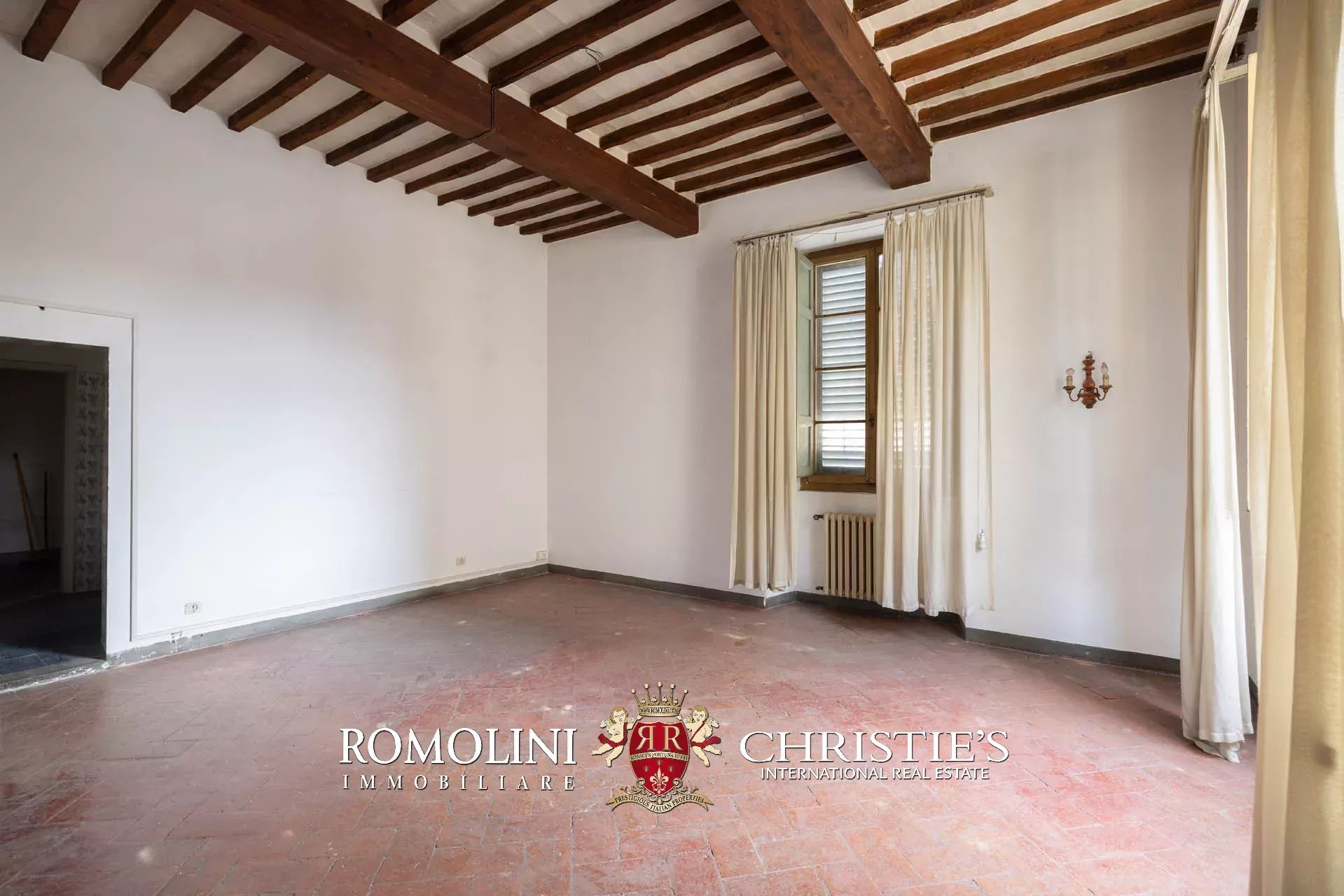 8 Bedroom Villa/Townhouse's Image 36