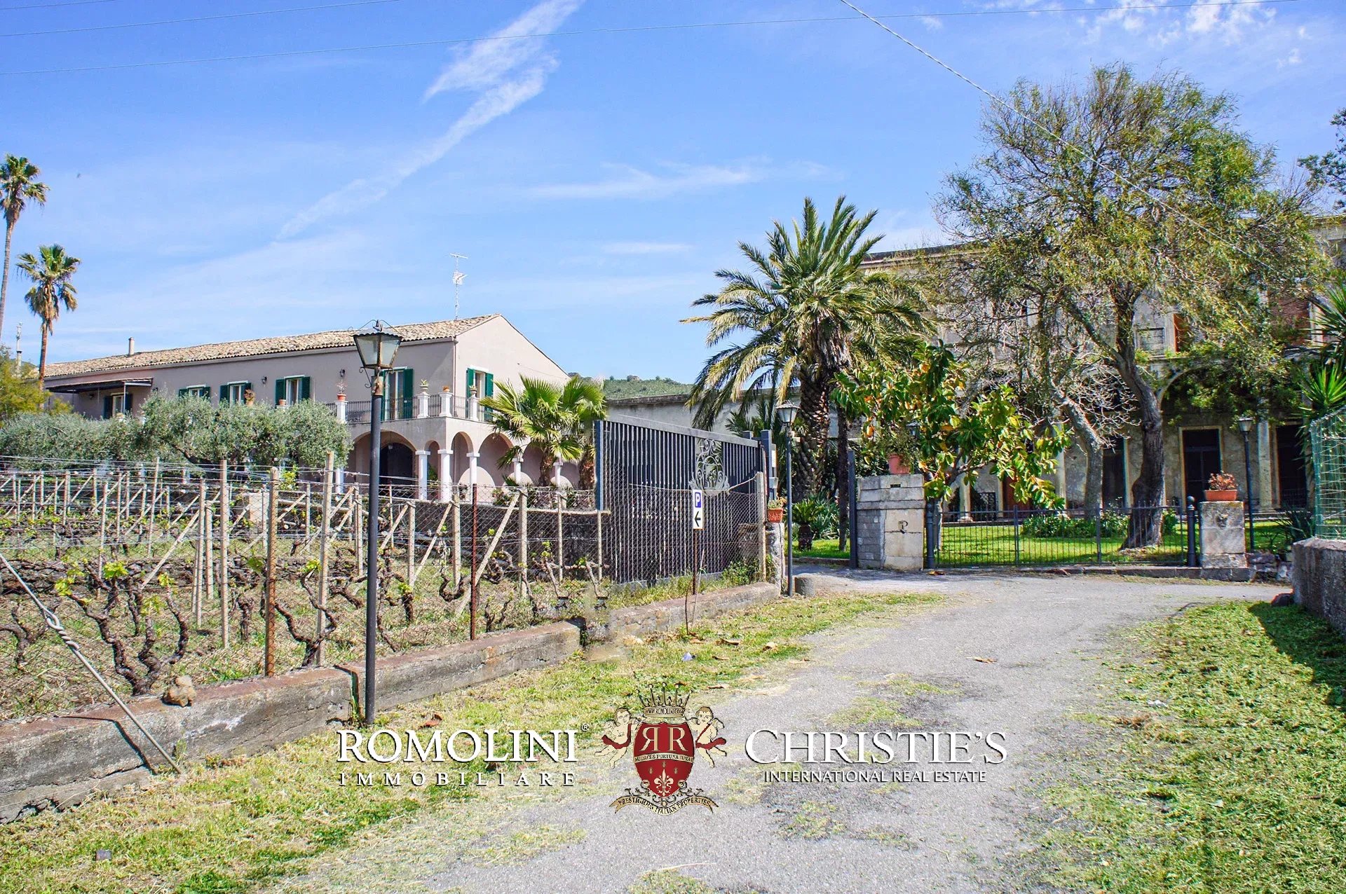 9 Bedroom Vineyard's Image 18