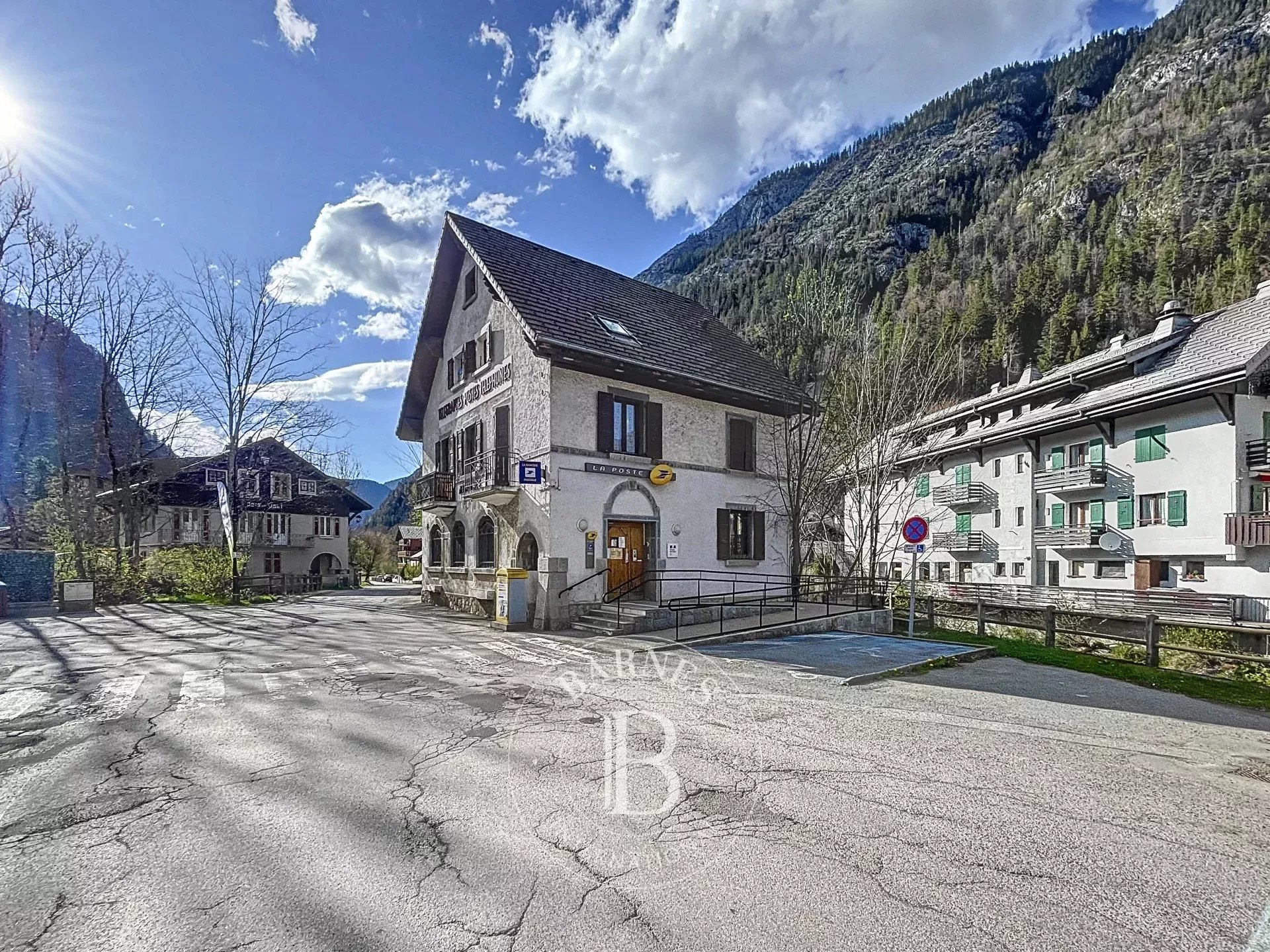 Photo of Property Complex in the Heart of Abondance