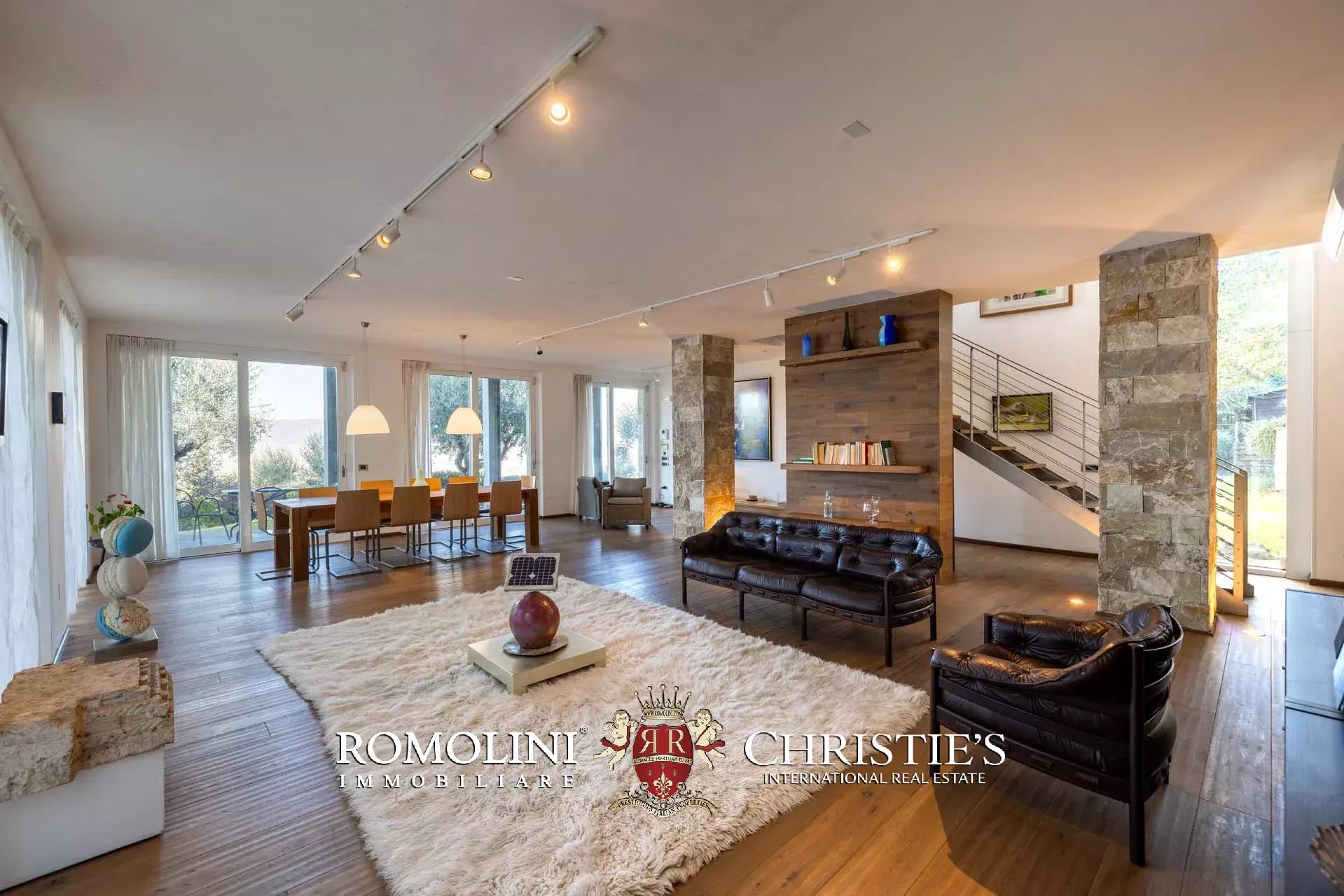 4 Bedroom Villa/Townhouse's Image 31