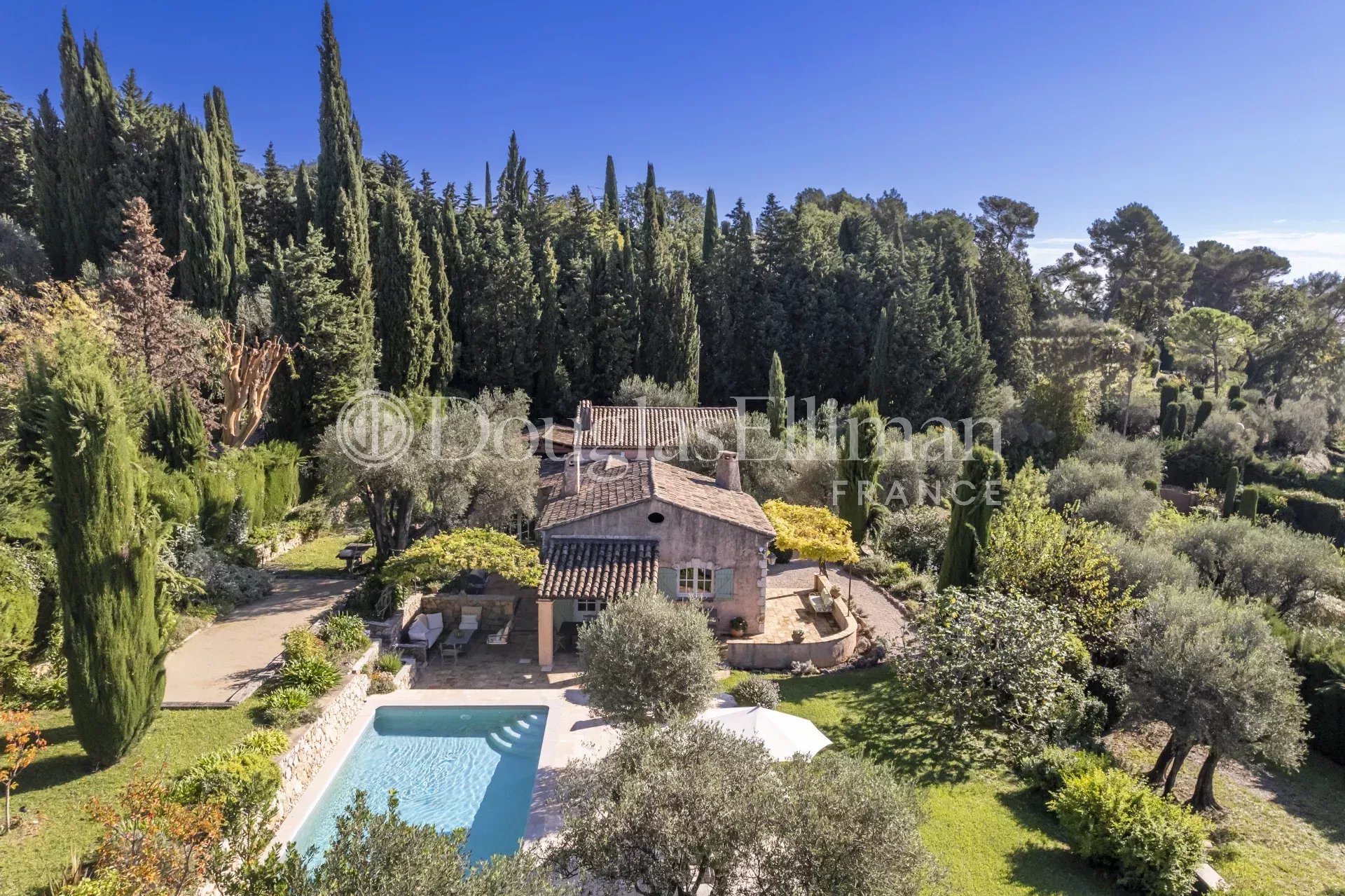 OPIO – Une charmante villa de 4 chambres avec piscine chauffée - Image nᵒ2