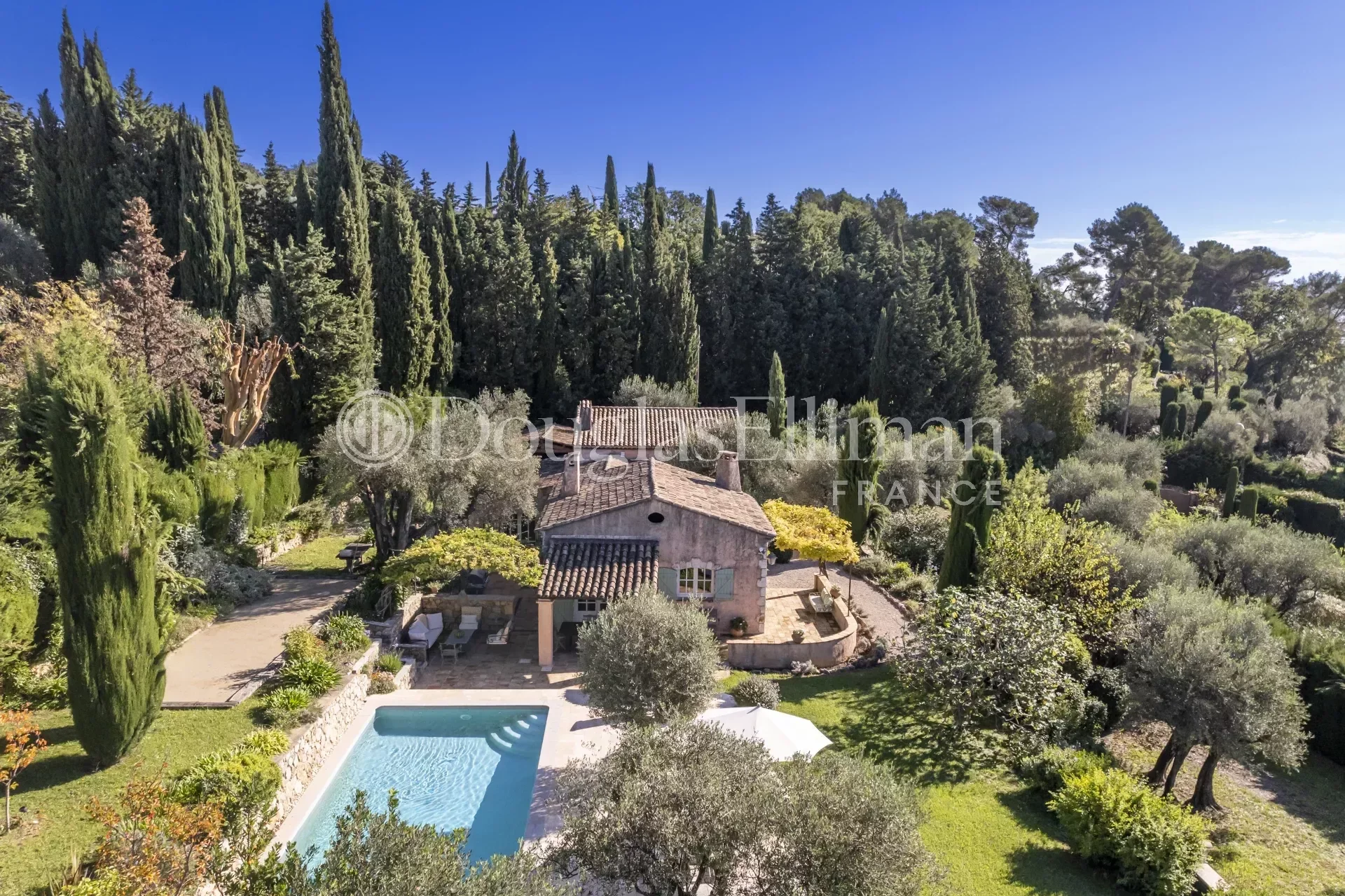 OPIO – Une charmante villa de 4 chambres avec piscine chauffée - Image nᵒ2