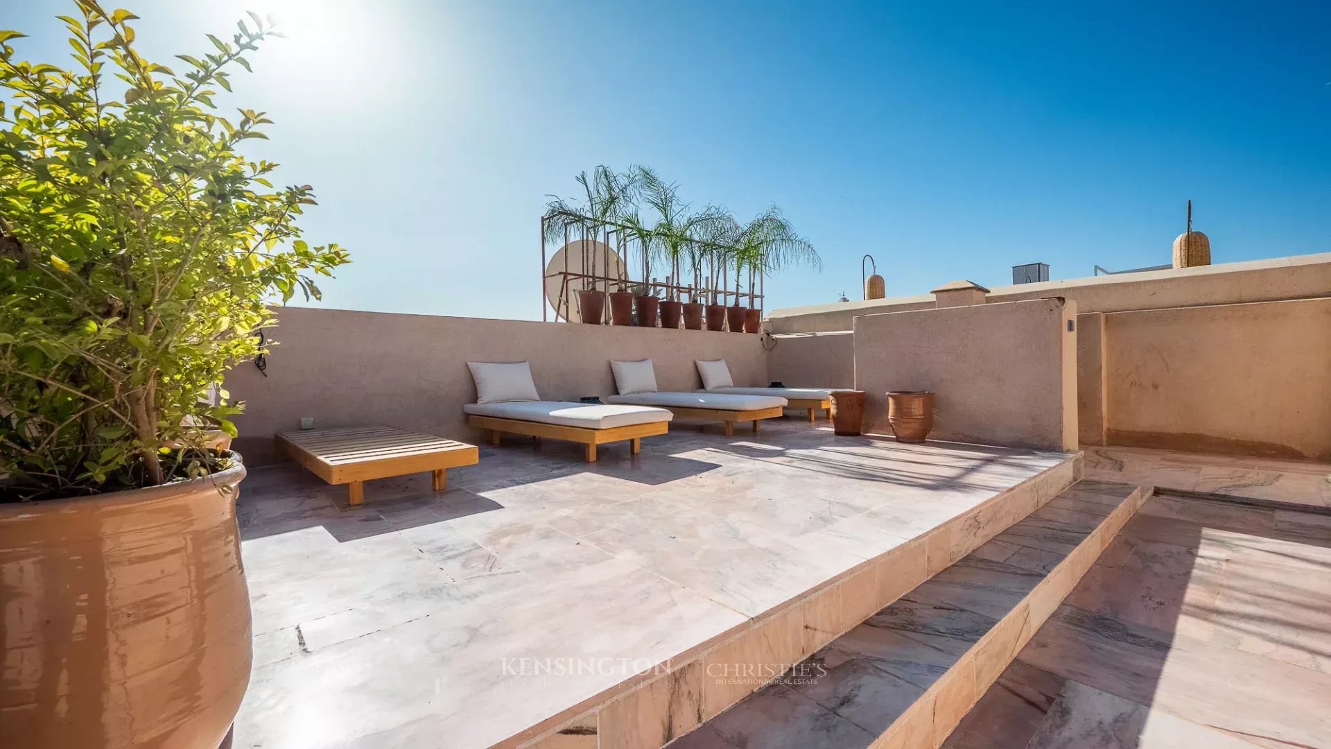 10 Bedroom Villa/Townhouse's Image 37