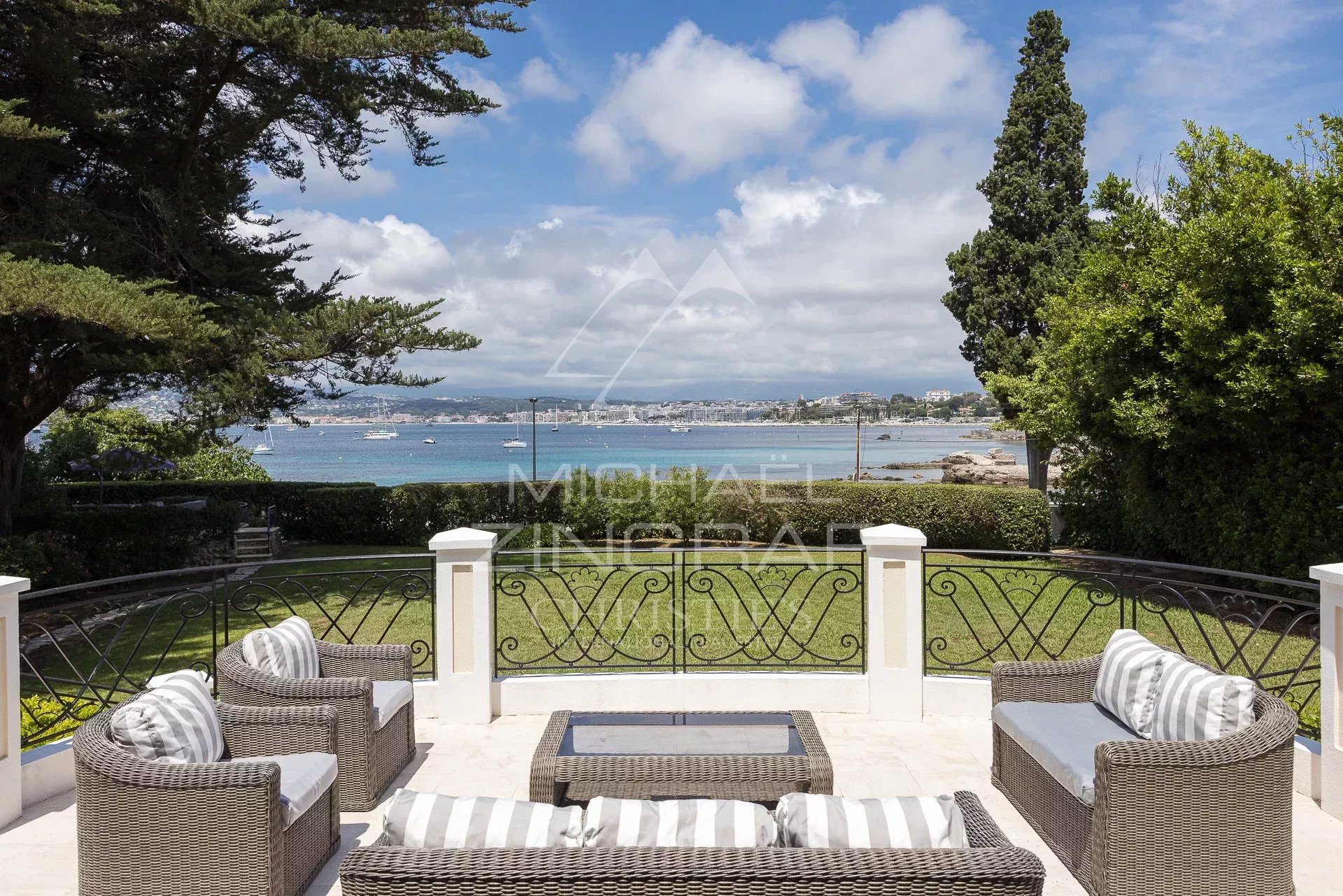 10 Bedroom Villa/Townhouse's Image 3