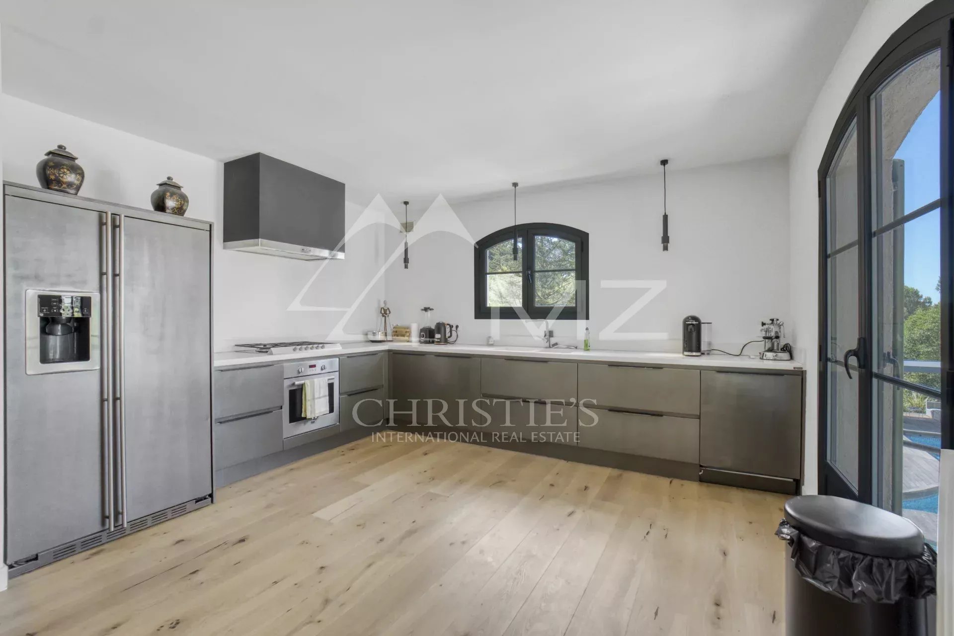 5 Bedroom Villa/Townhouse's Image 3