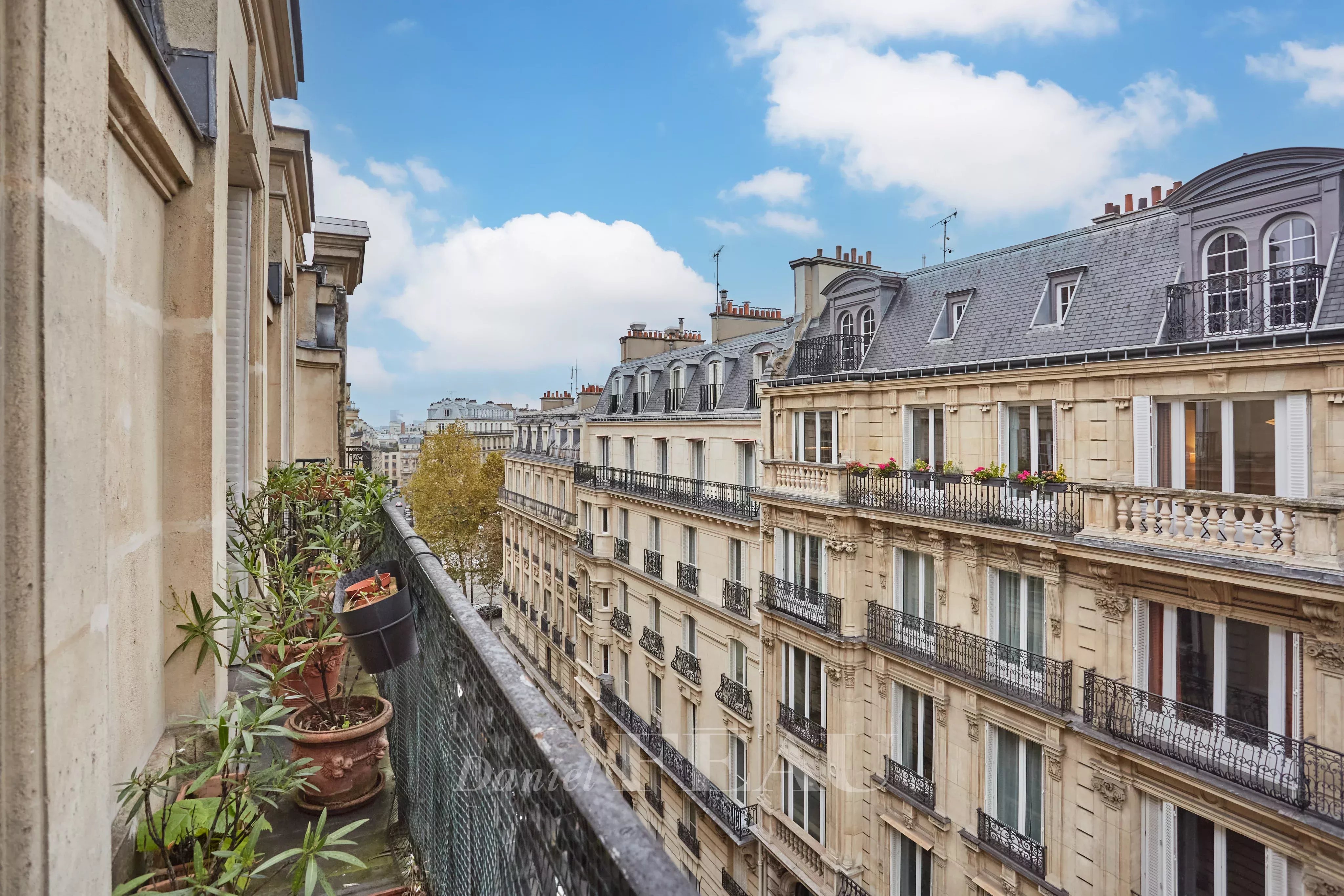 Sale Apartment Paris 16th