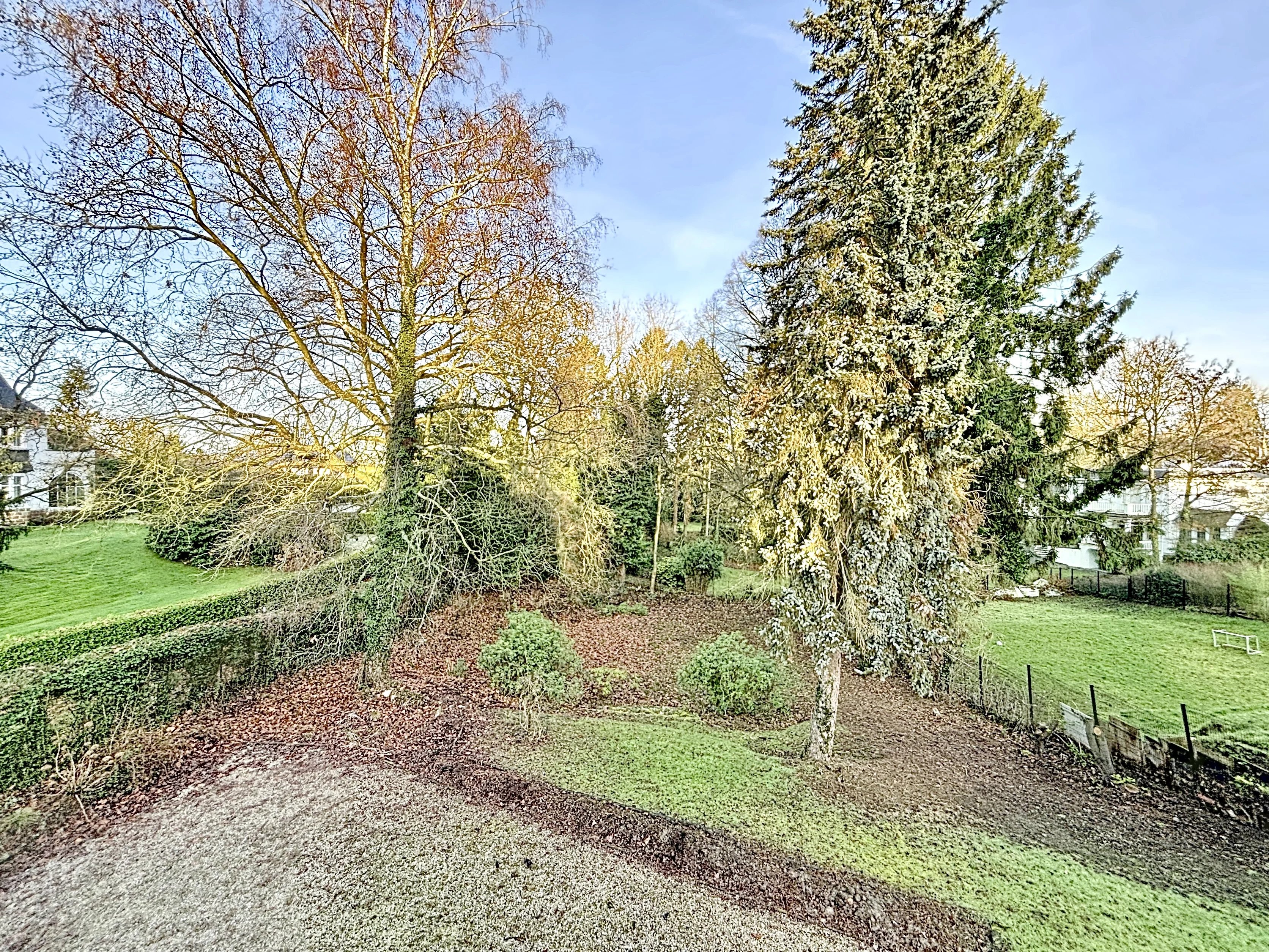 Uccle - Charming house to renovate with garden