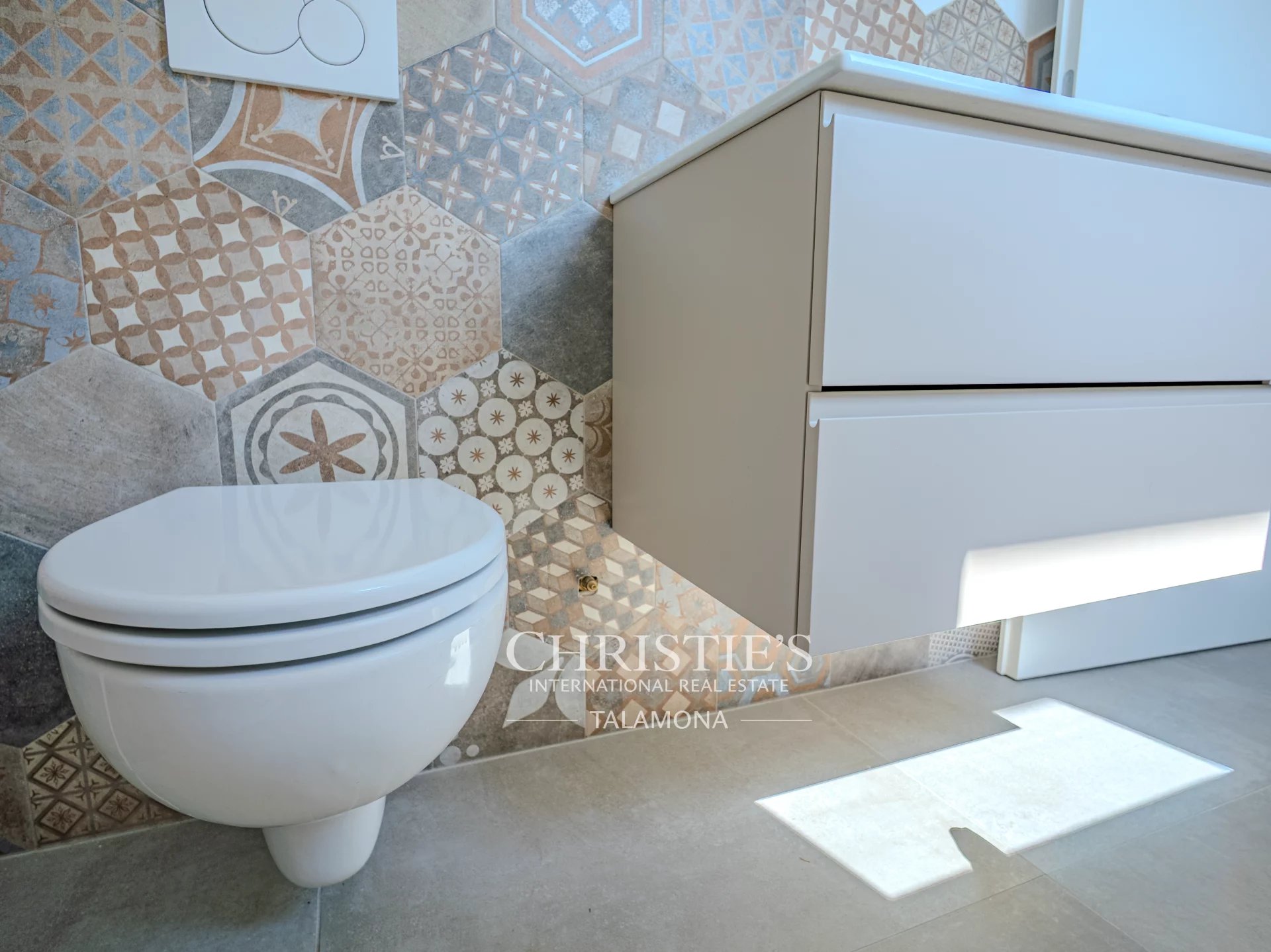 3 Bedroom Apartment/Flat's Image 11
