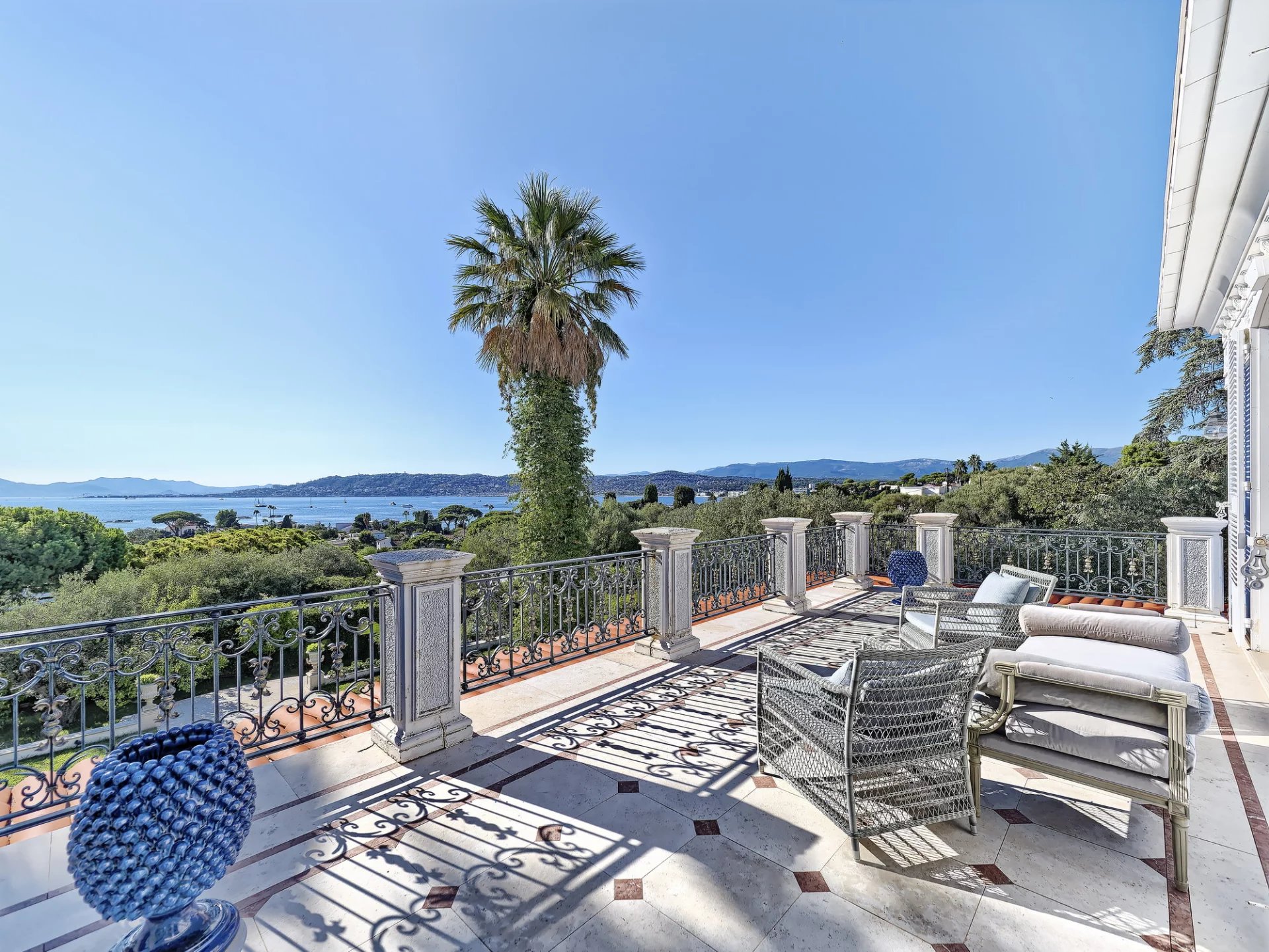 EXCLUSIVITY - Exquisite Belle Époque Villa with Heated Pool and Sea Views