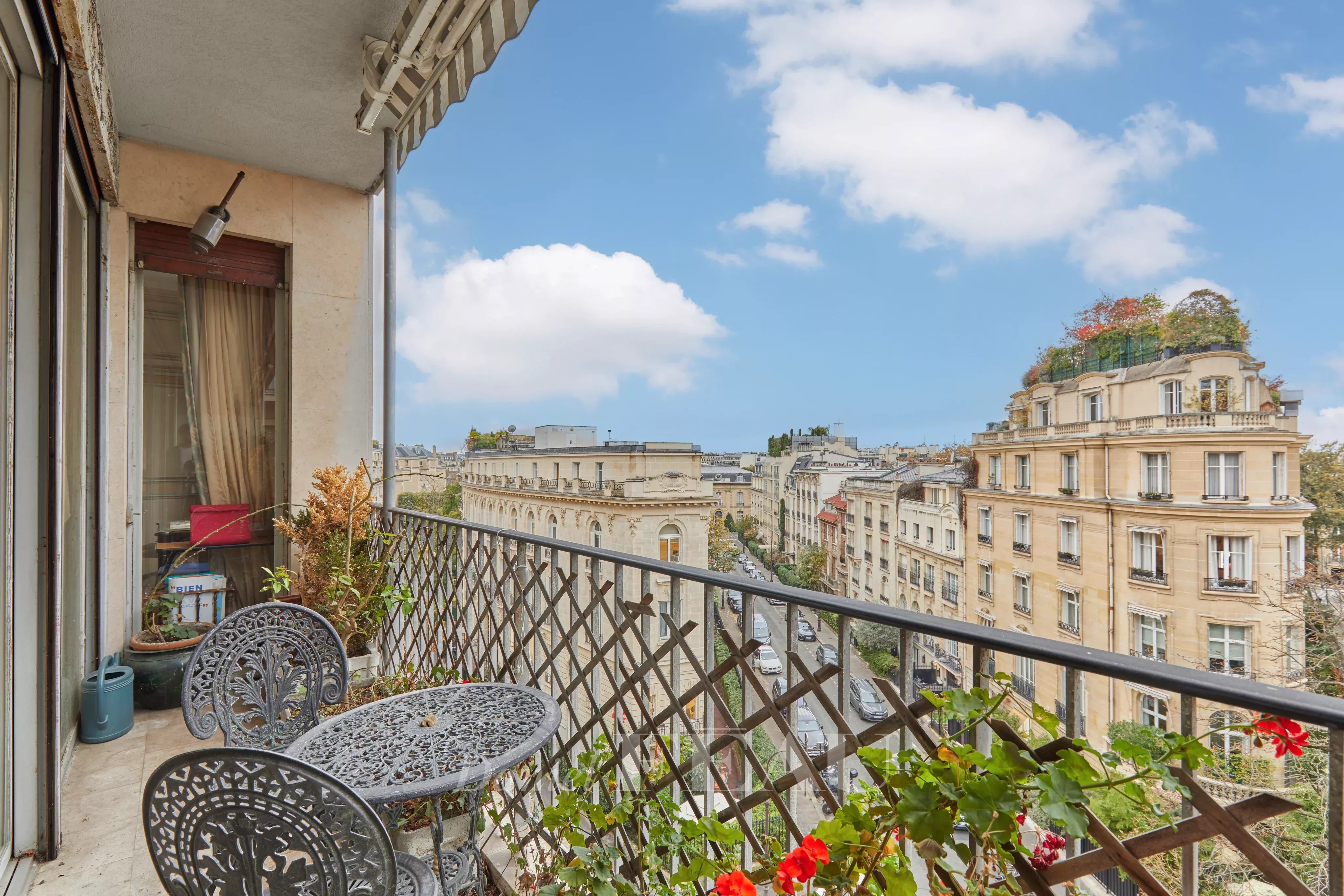 Balcon vue OCDE exposé ouest