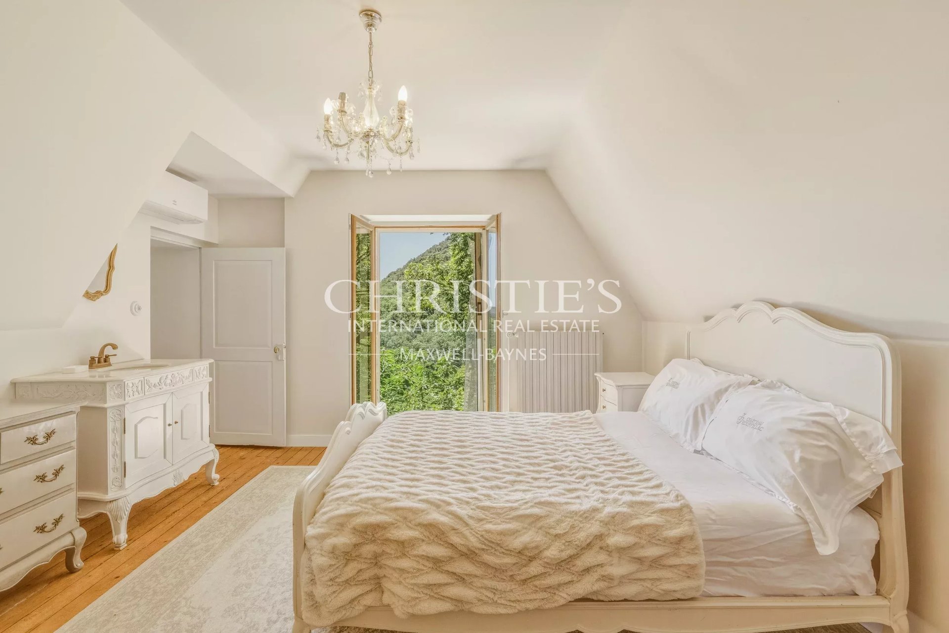 17 Bedroom Chateau's Image 67