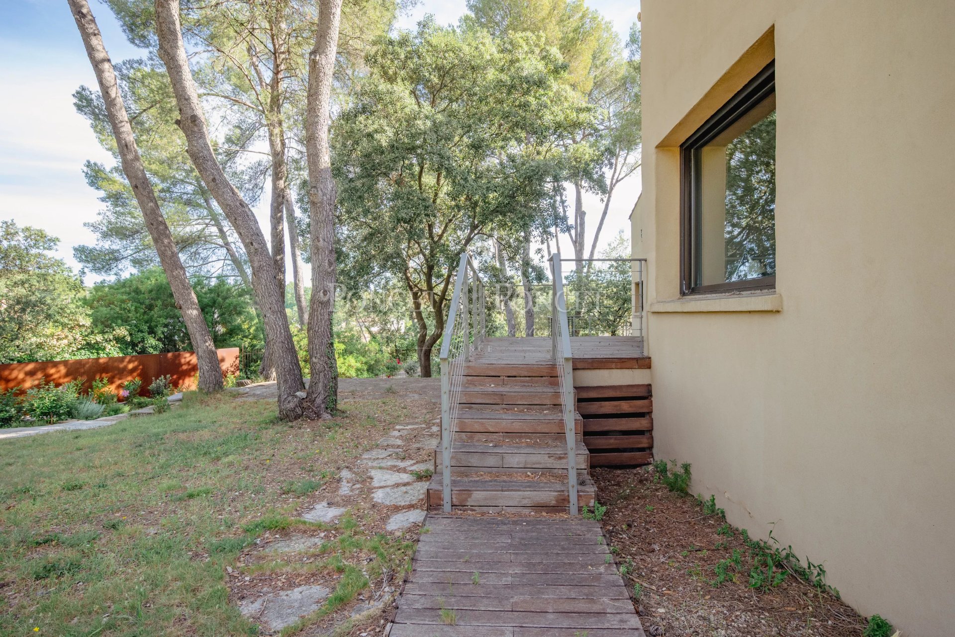 6 Bedroom Villa/Townhouse's Image 5