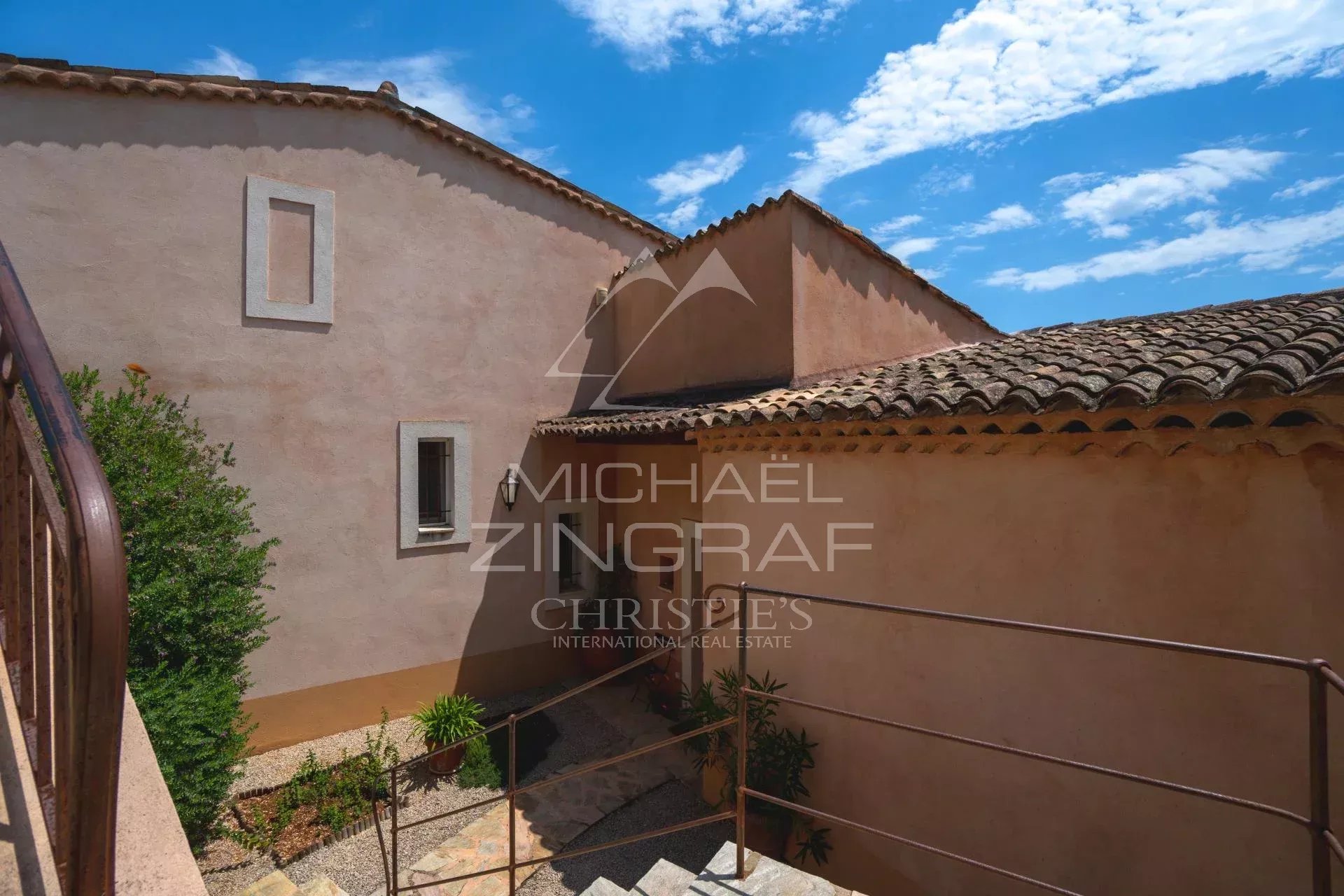 4 Bedroom Villa/Townhouse's Image 16