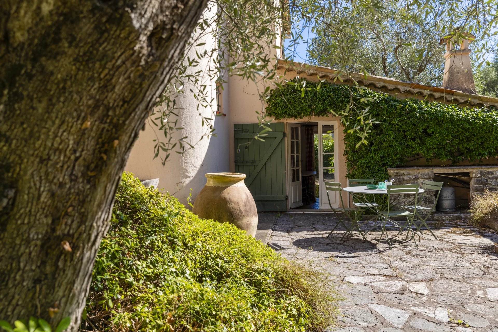 Beautiful house with swimming pool and large grounds - Grasse St Jacques Beautiful house with swimming pool and large grounds - Grasse St Jacques