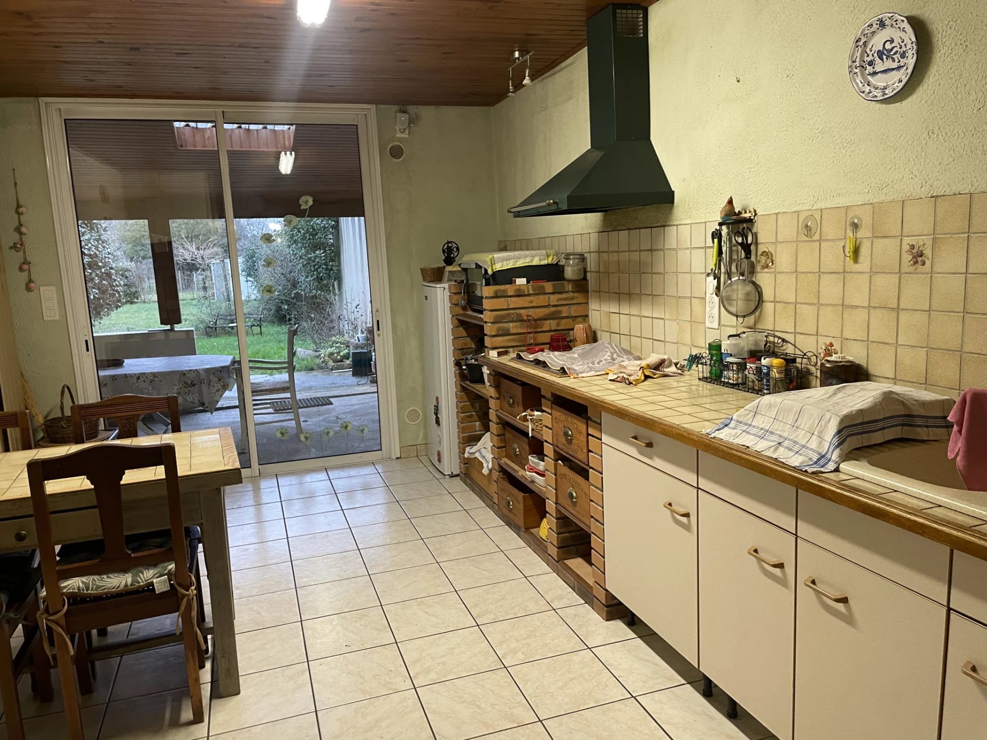 MAISON de ville avec jardin.