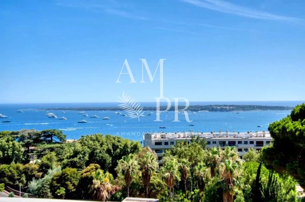 Cannes 3-room apartment panoramic sea view — photo 1
