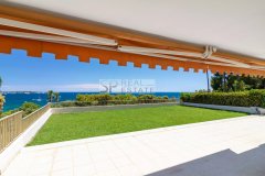 GOLFE-JUAN – VUE MER PANORAMIQUE - 4 PIECES AVEC VASTE JARDIN — photo 1 of 7