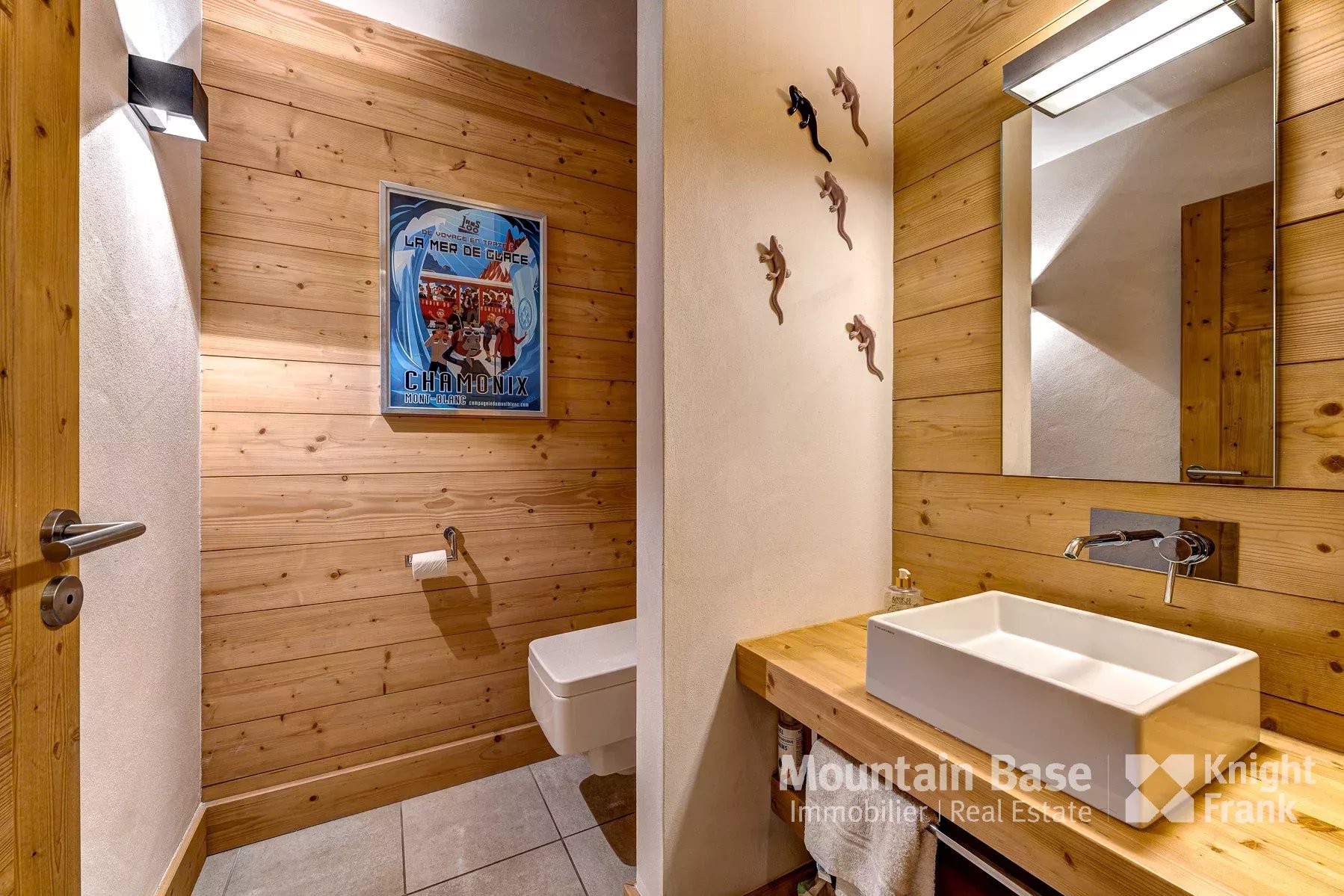 Photo of Beautifully finished 5 bedroom chalet with independent apartment in Les Houches