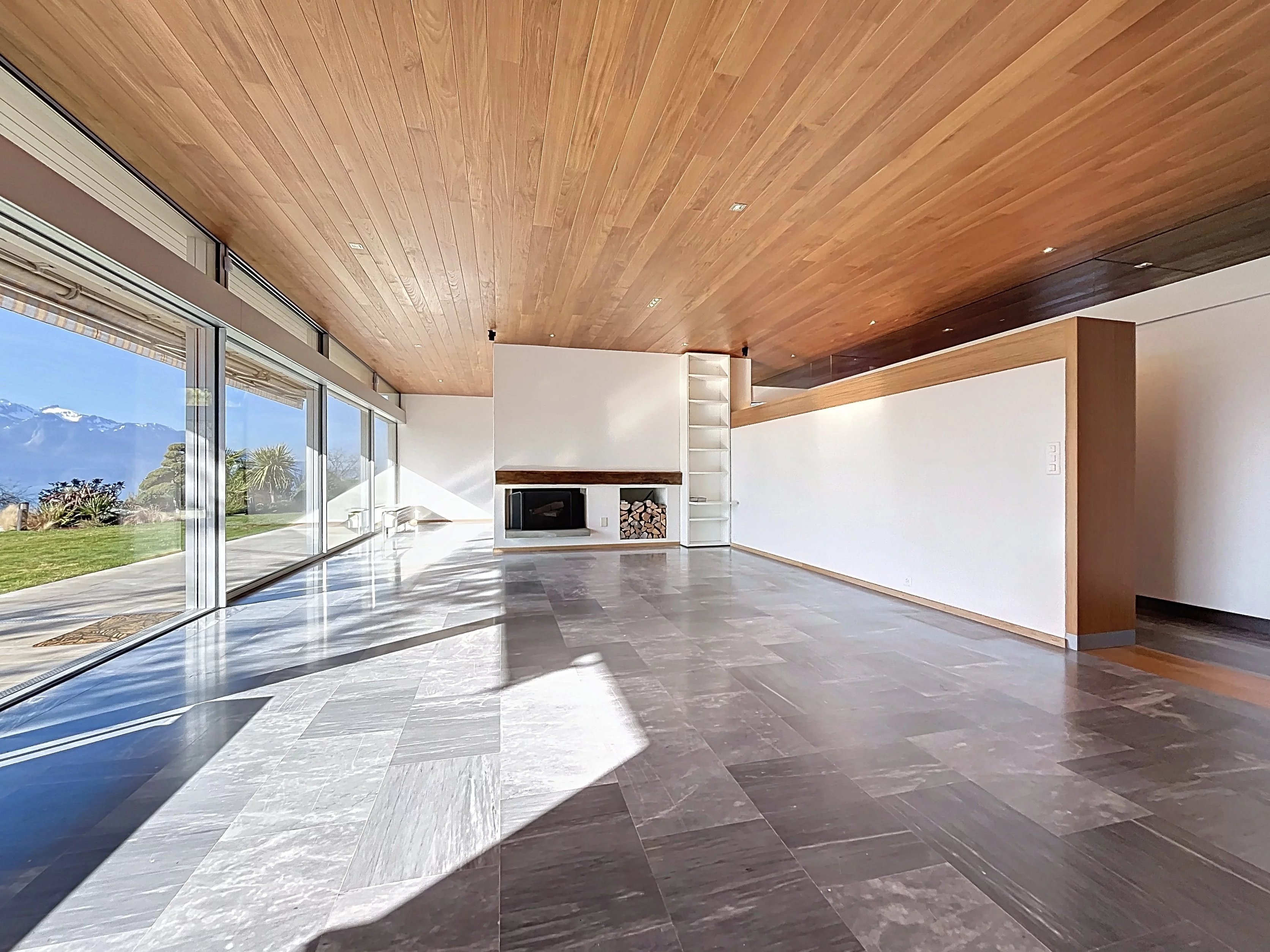 Propriété d’exception de 7.5 pièces avec piscine