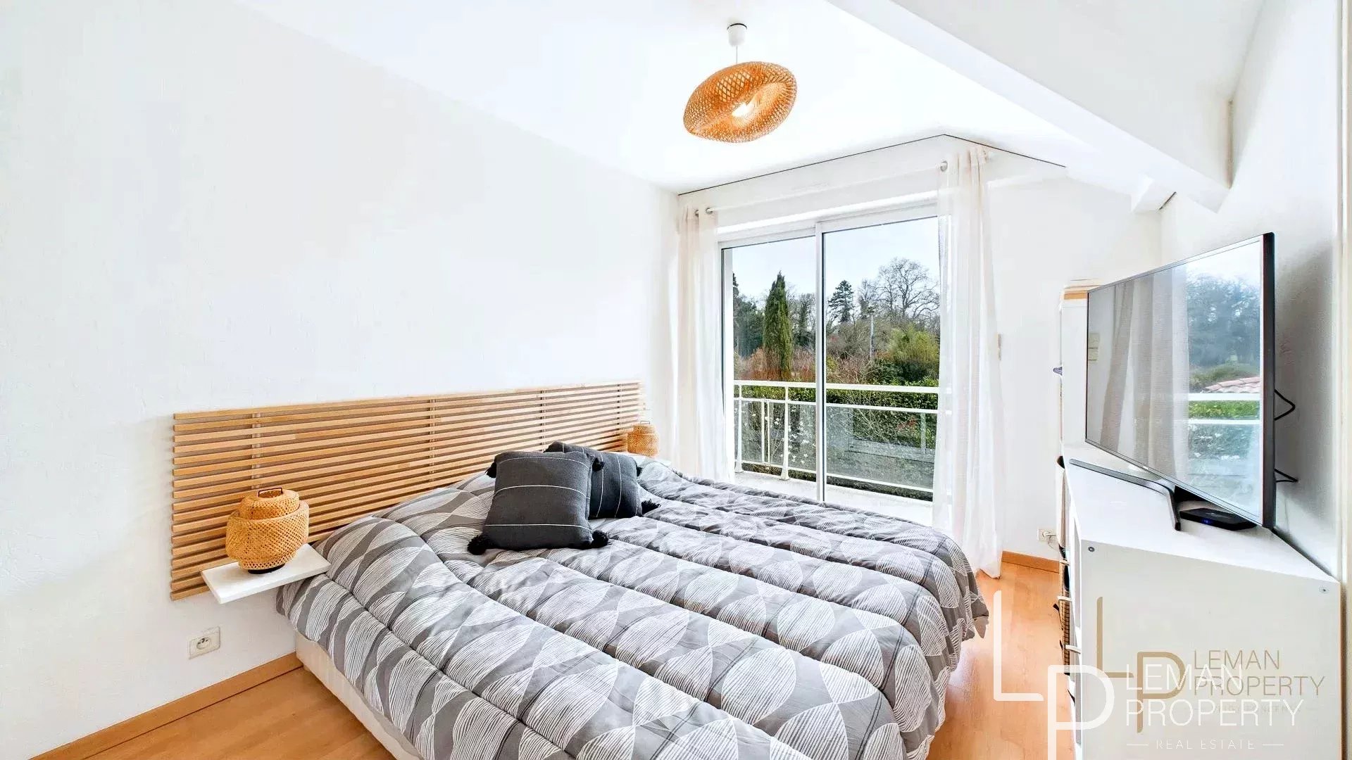 Vente de maison à Veigy-Foncenex au prix de 1180000€ Vente de maison à Veigy-Foncenex au prix de 1180000€