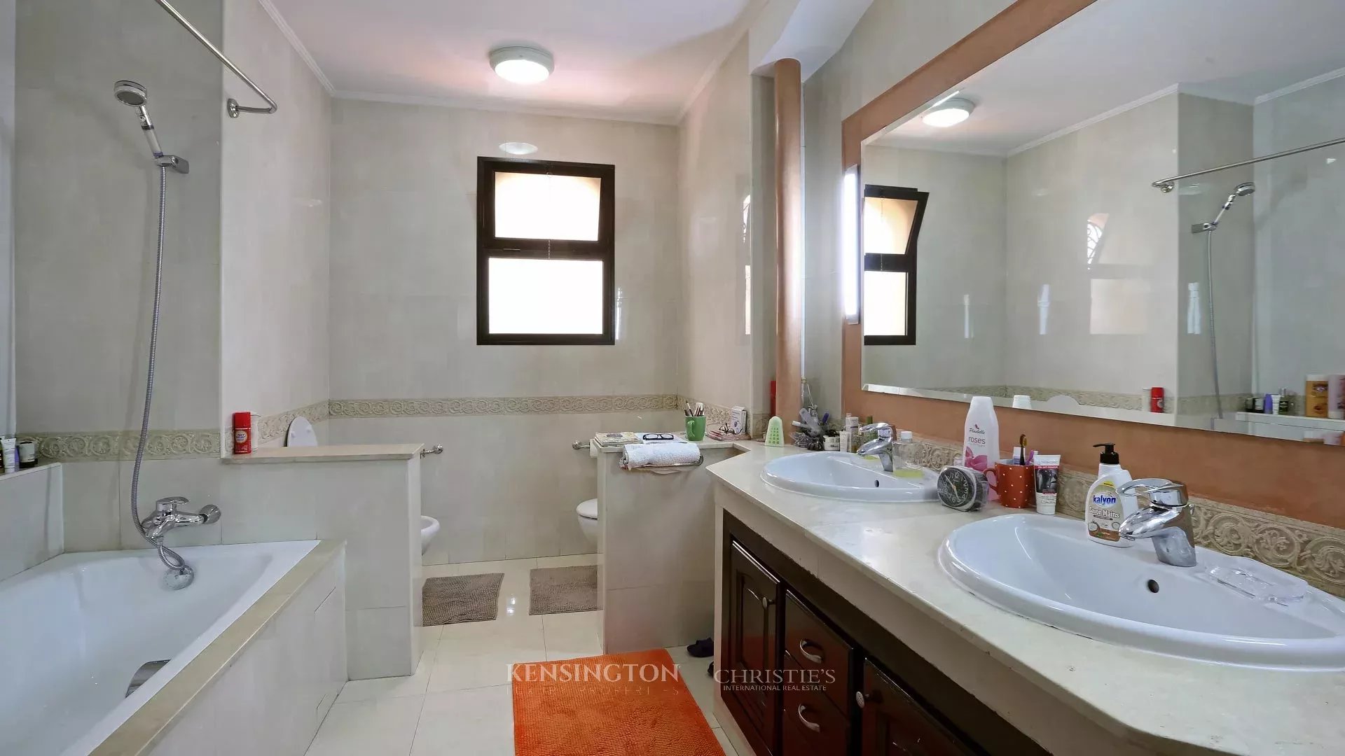 5 Bedroom Villa/Townhouse's Image 25
