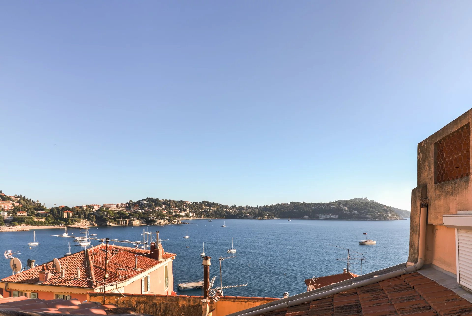 MAGNIFICENT 46M² 2-ROOM DUPLEX! BREATHTAKING SEA VIEW & ABSOLUTE CALM